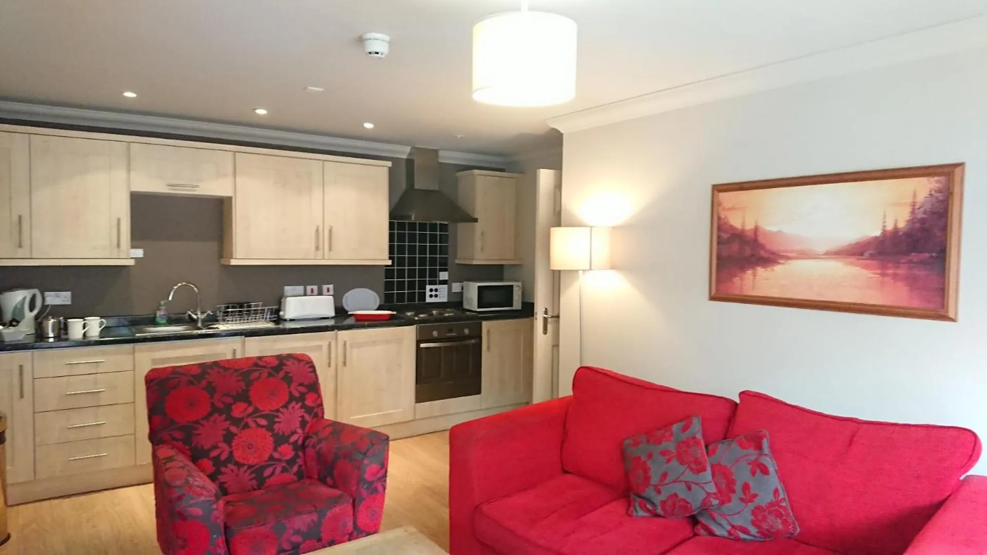 Kitchen or kitchenette in Victoria Cloisters Apartments