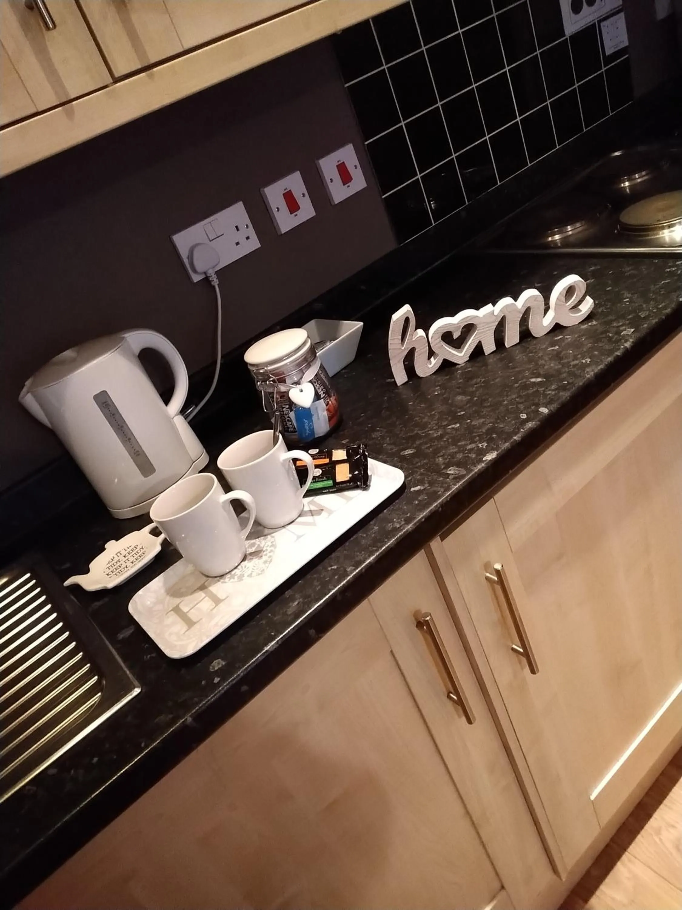 Kitchen or kitchenette in Victoria Cloisters Apartments