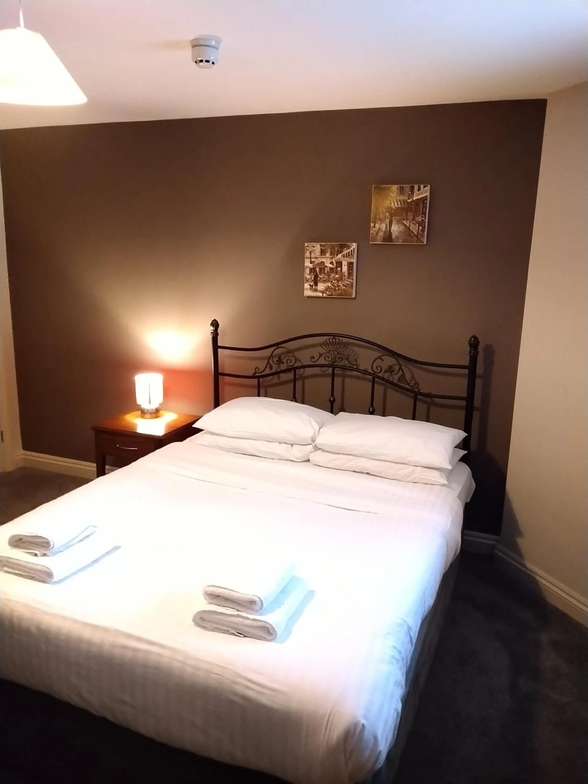 Bedroom in Victoria Cloisters Apartments