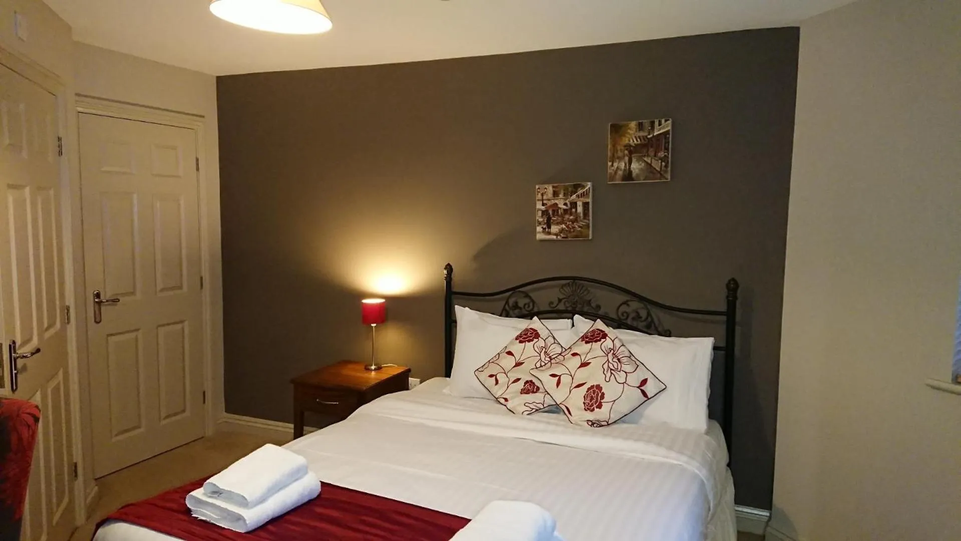 Bedroom in Victoria Cloisters Apartments