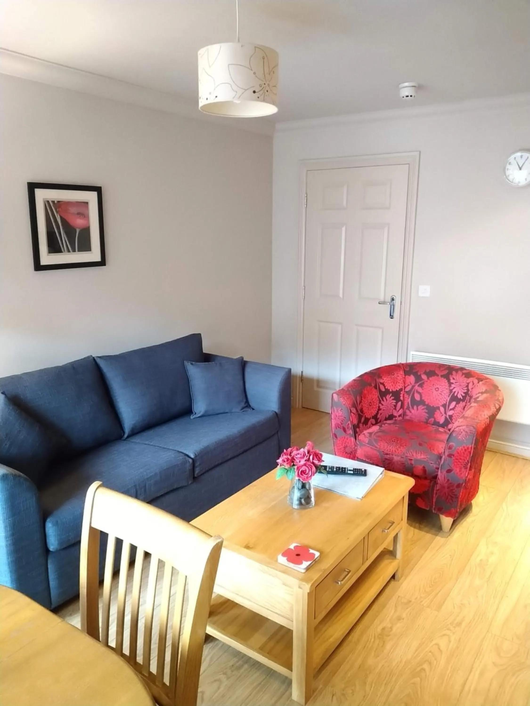 Living room in Victoria Cloisters Apartments