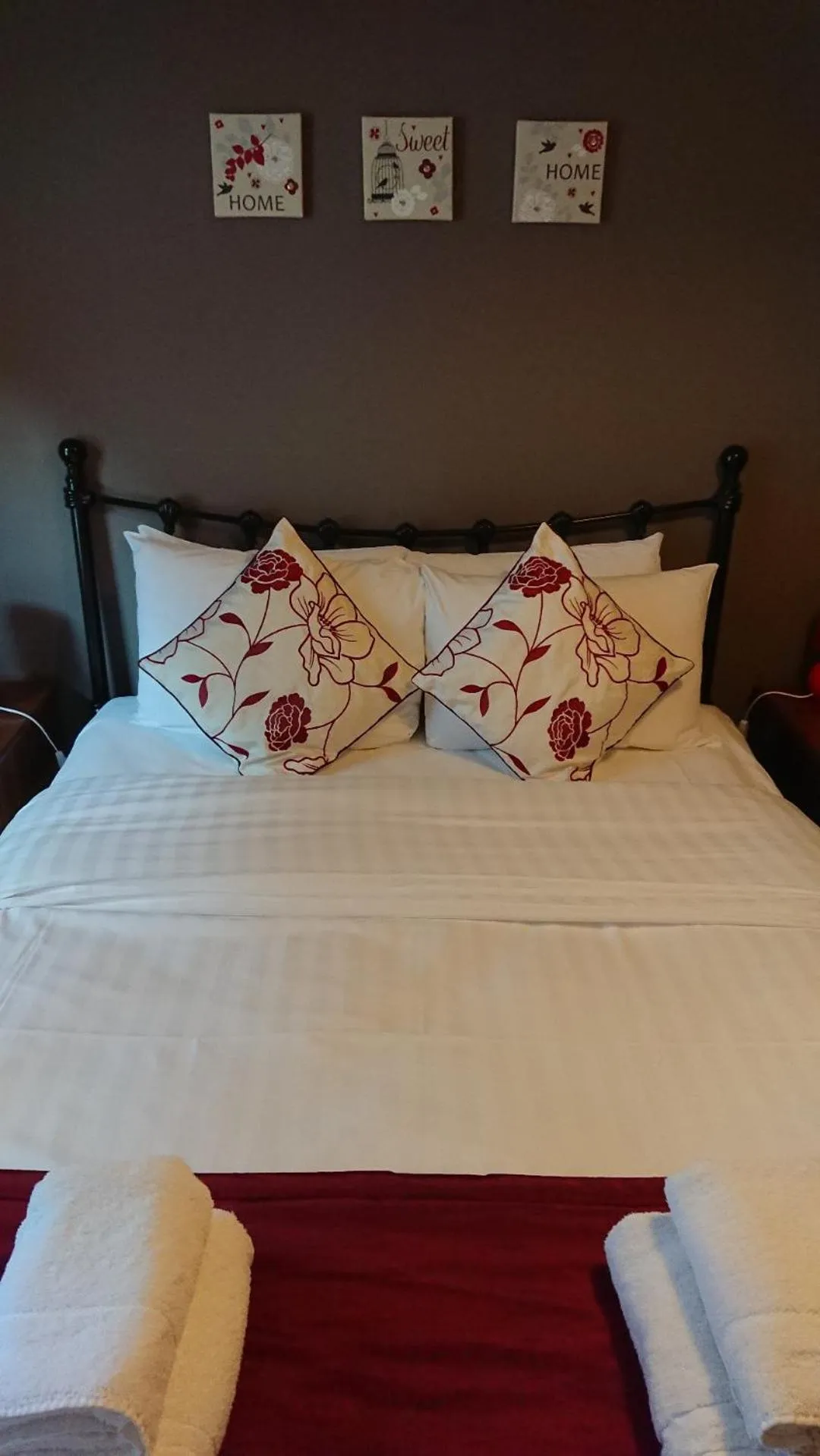 Bedroom in Victoria Cloisters Apartments