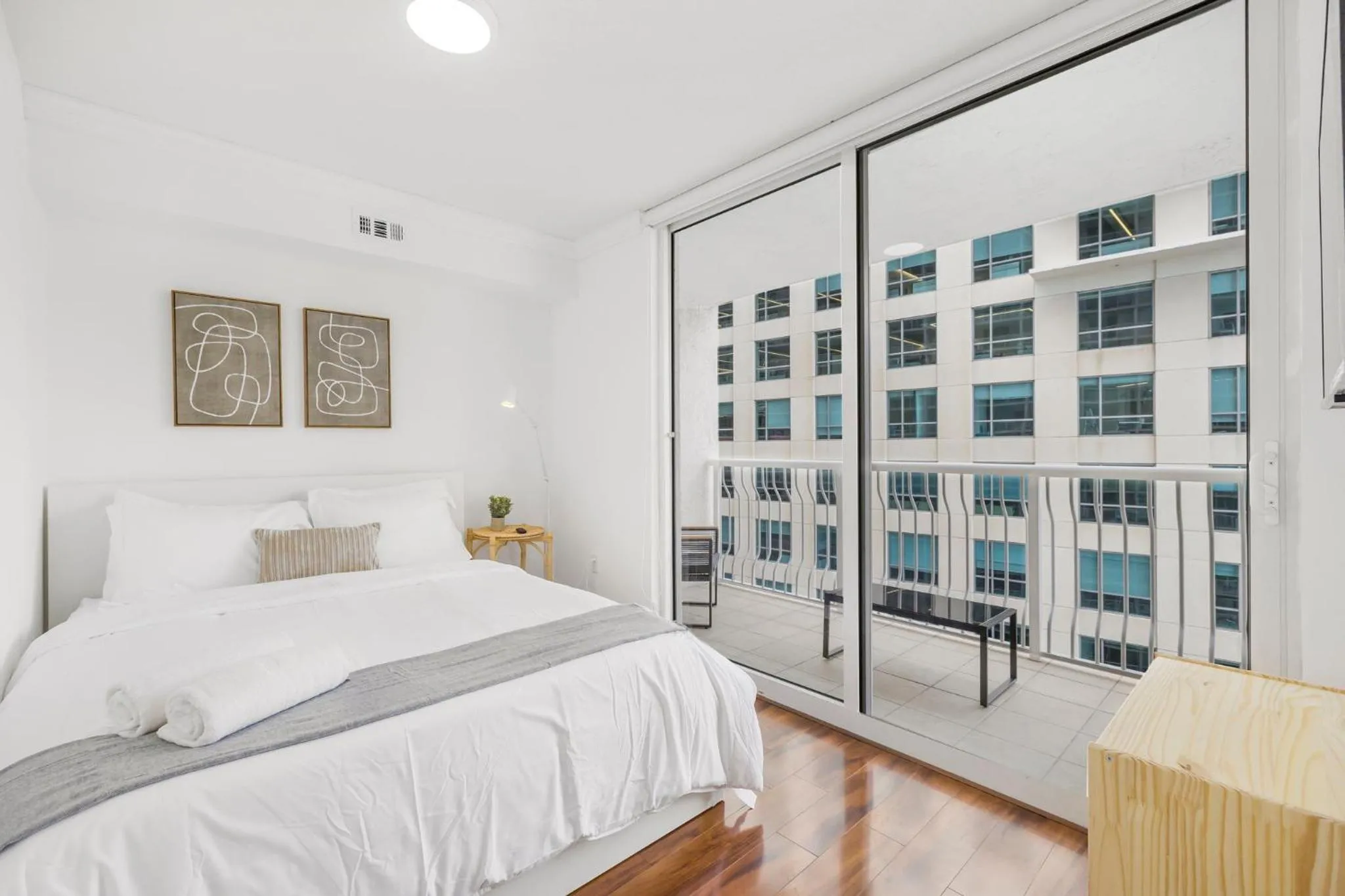 Relax & Feel The Good Vibes In Our Condo!