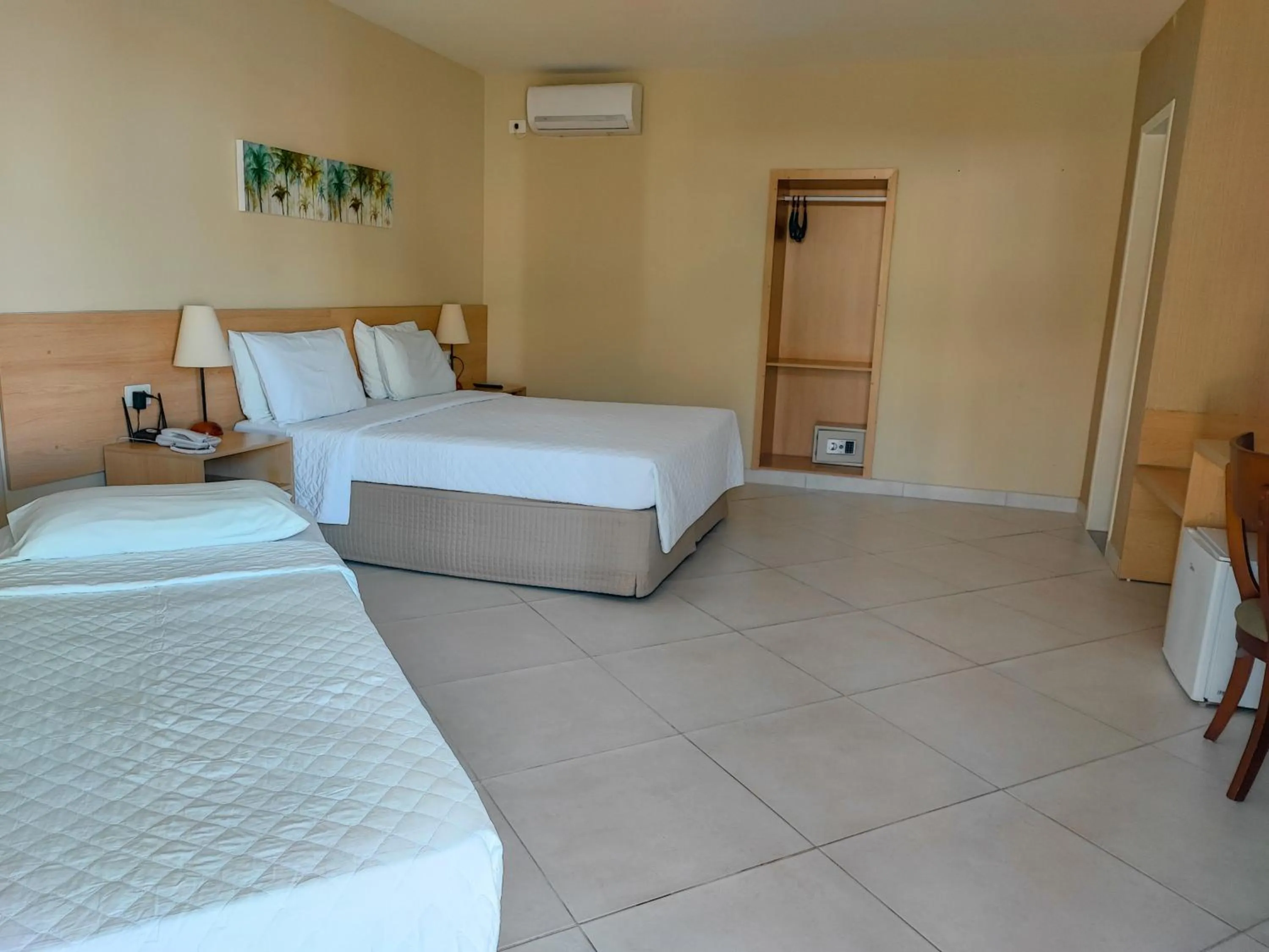 Photo of the whole room, Bed in Hotel Coral Beach