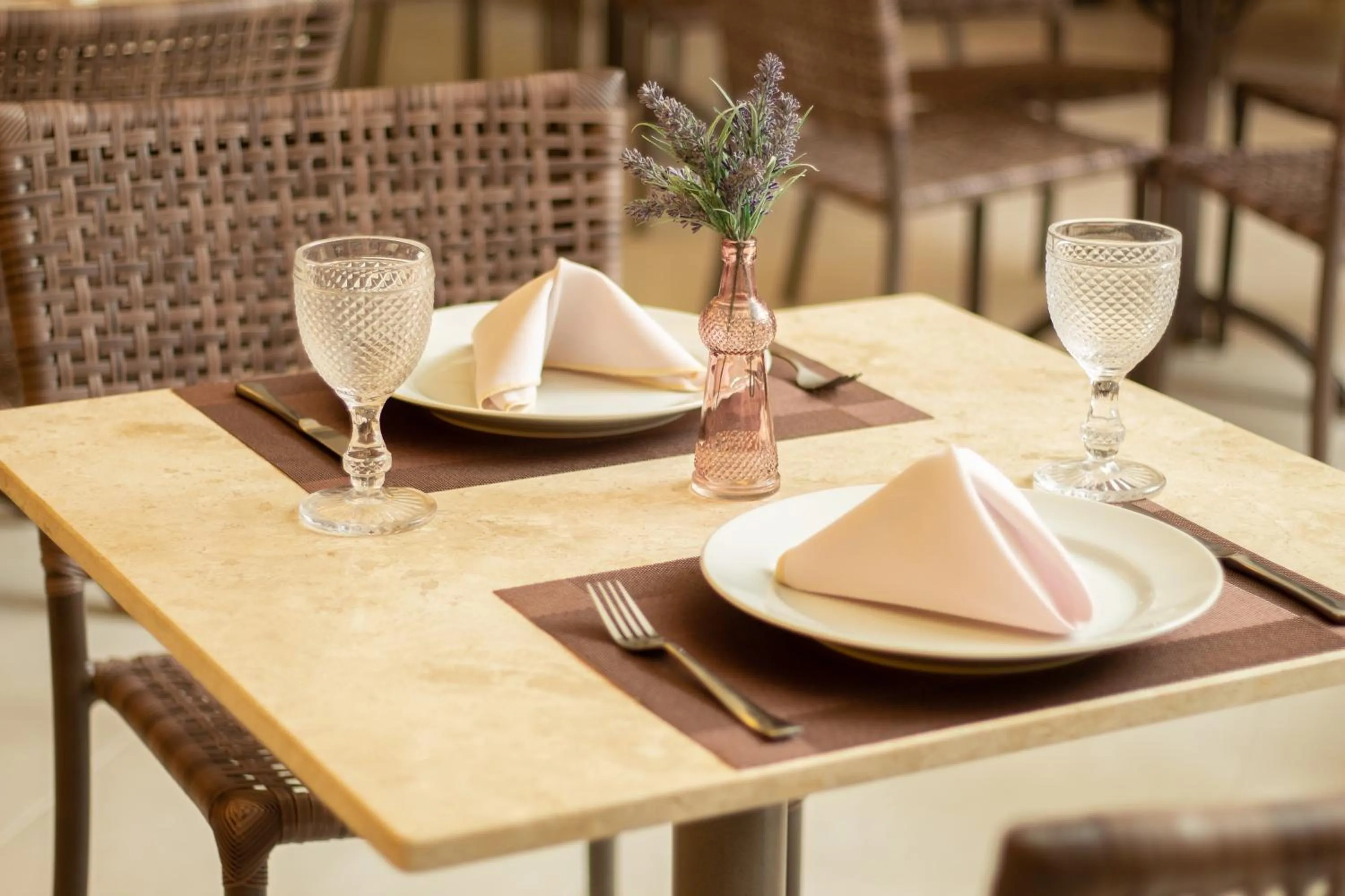 Restaurant/places to eat in Hotel Coral Beach