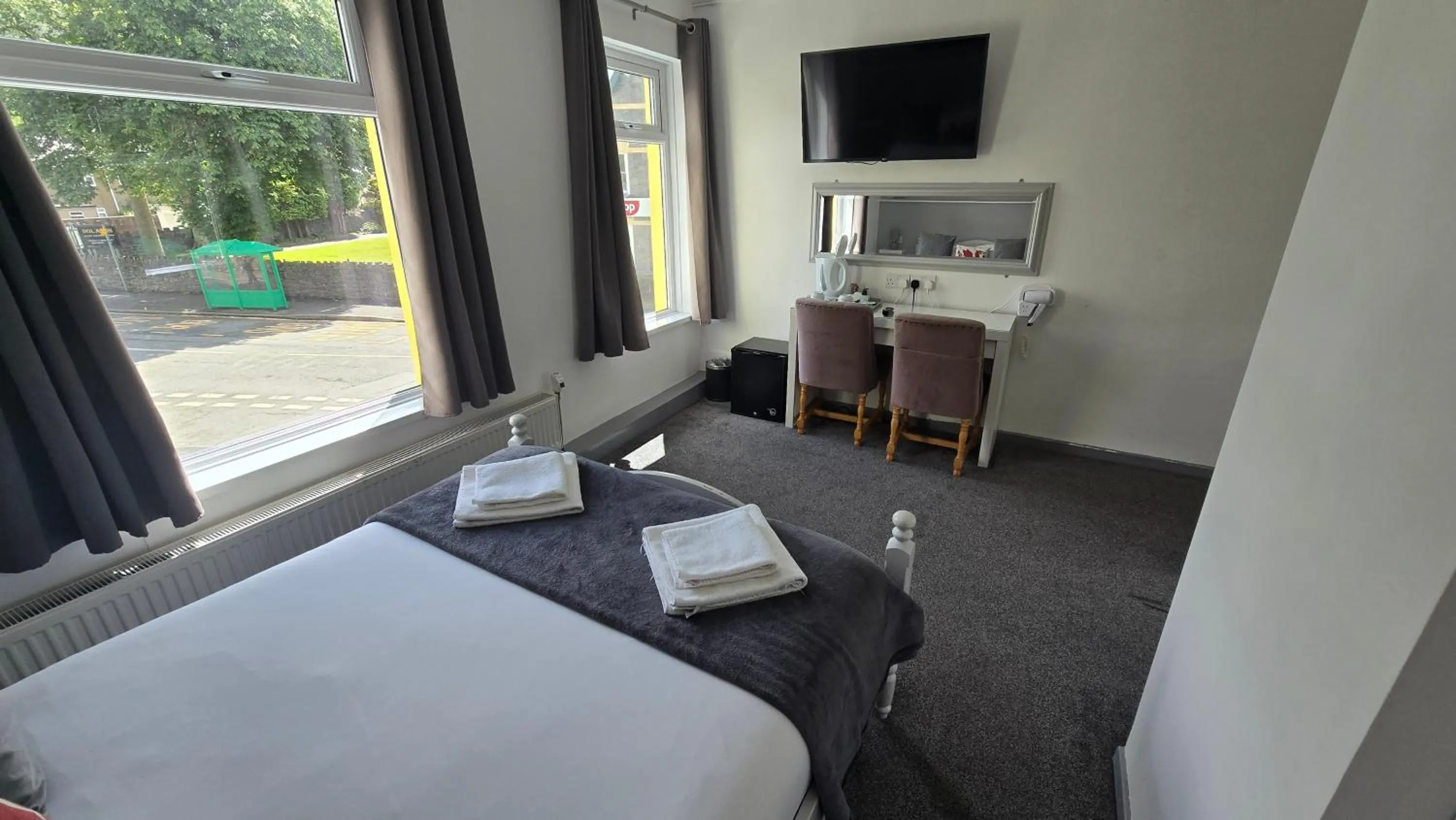 Bed in Y Gwynedd Inn