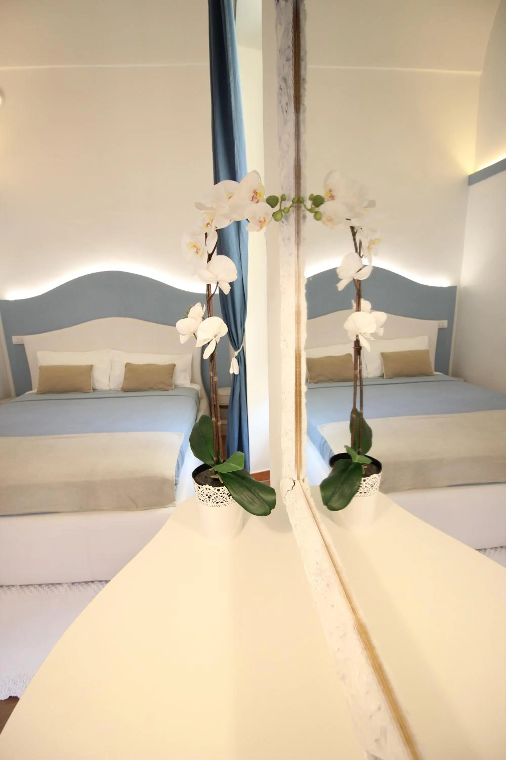 Photo of the whole room, Bed in S'O Smart B&B Tropea