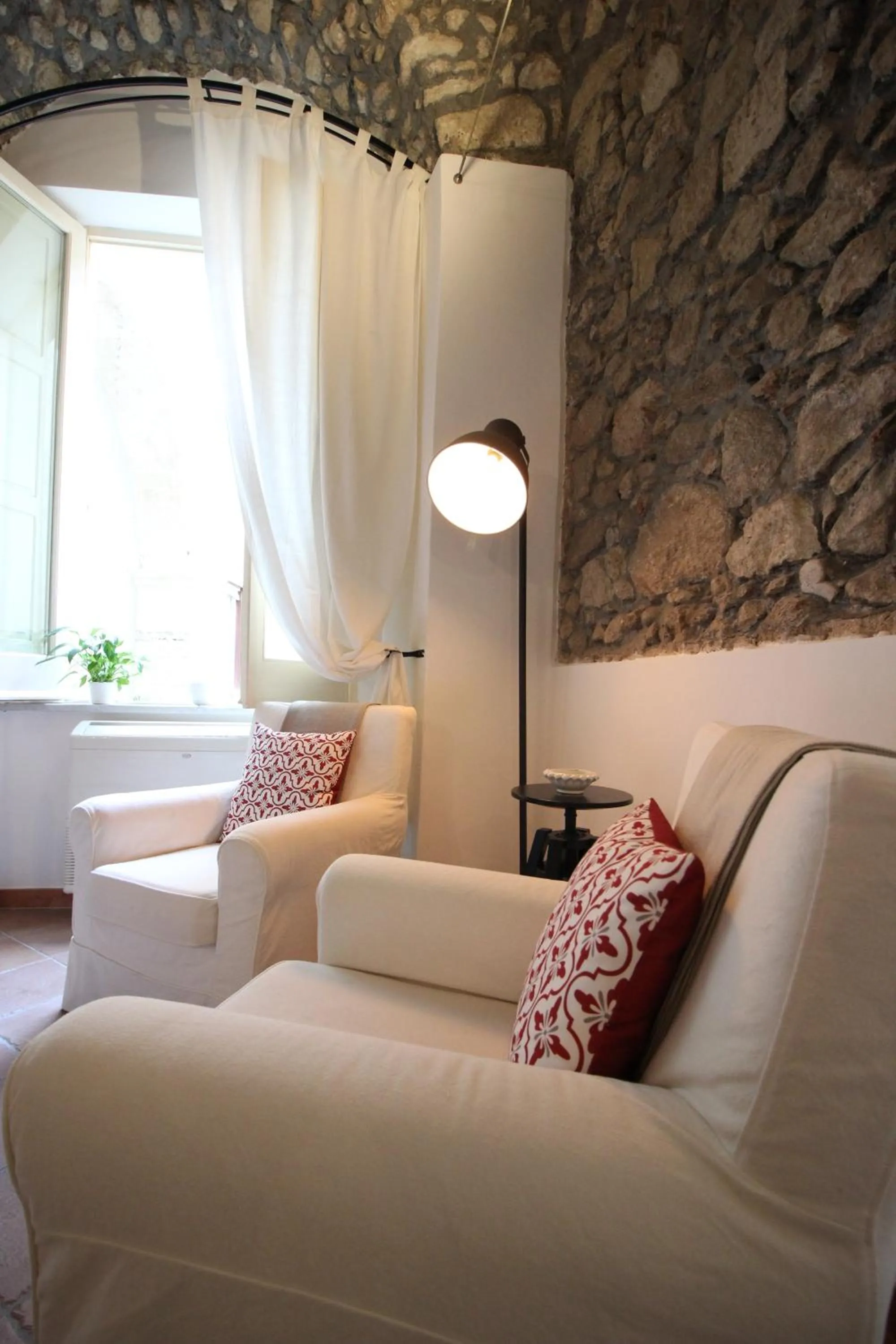 Living room, Bed in S'O Smart B&B Tropea