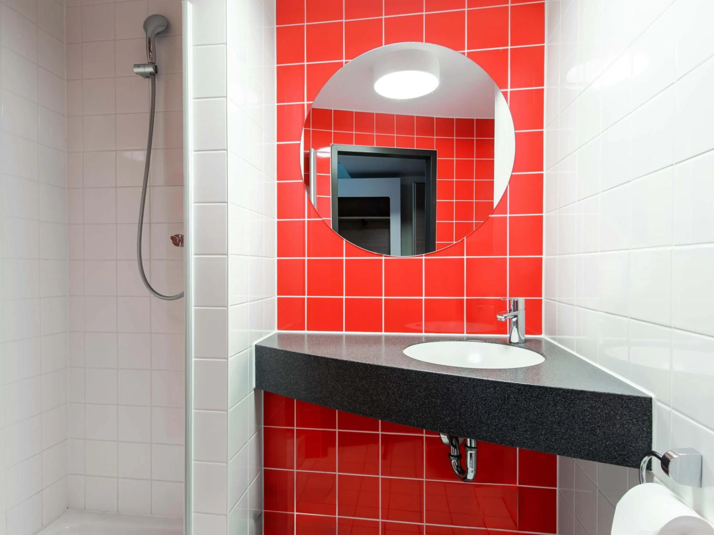 Shower in B&B Hotel Passau