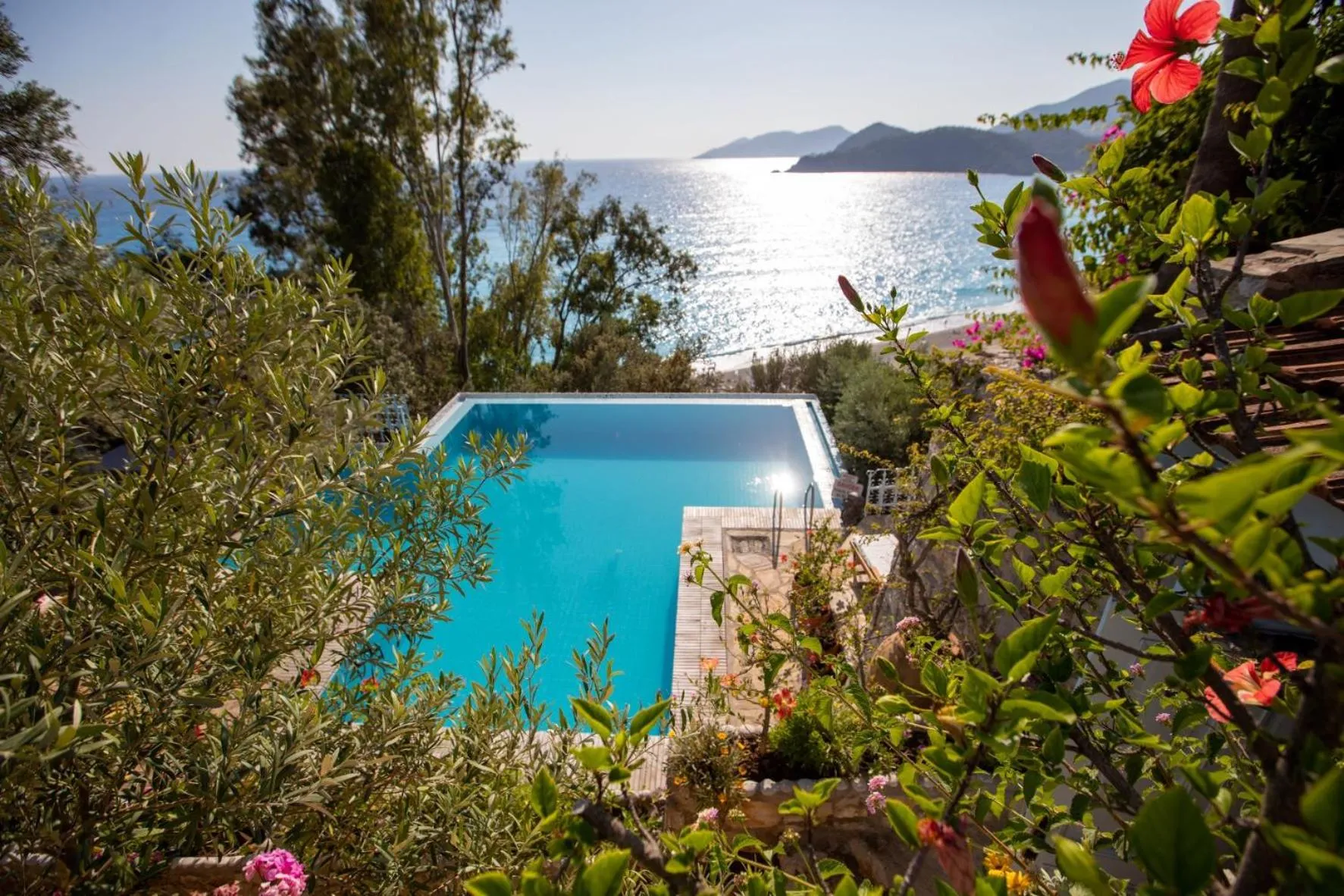 Swimming pool in Beyaz Yunus Hotel - Adult Only