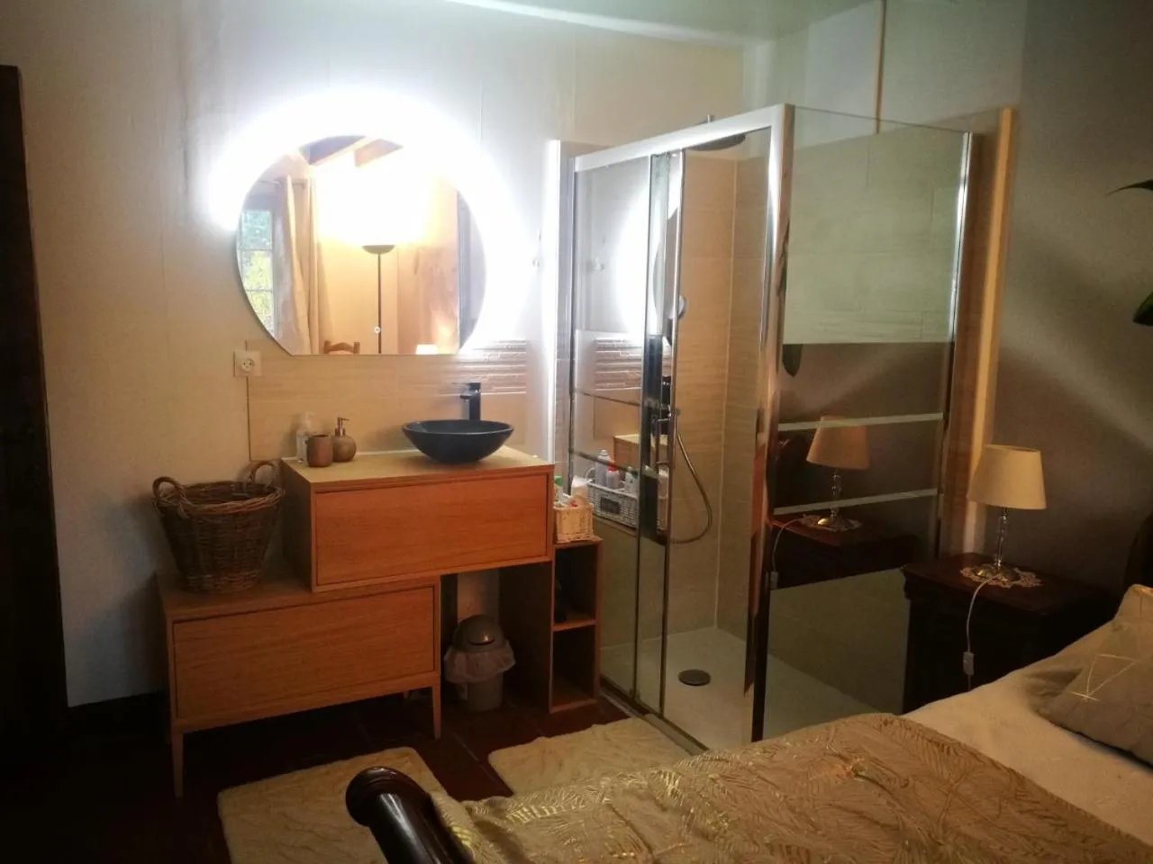 Bathroom, Bed in La Grange