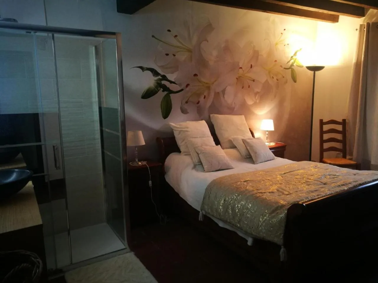 Bed in La Grange