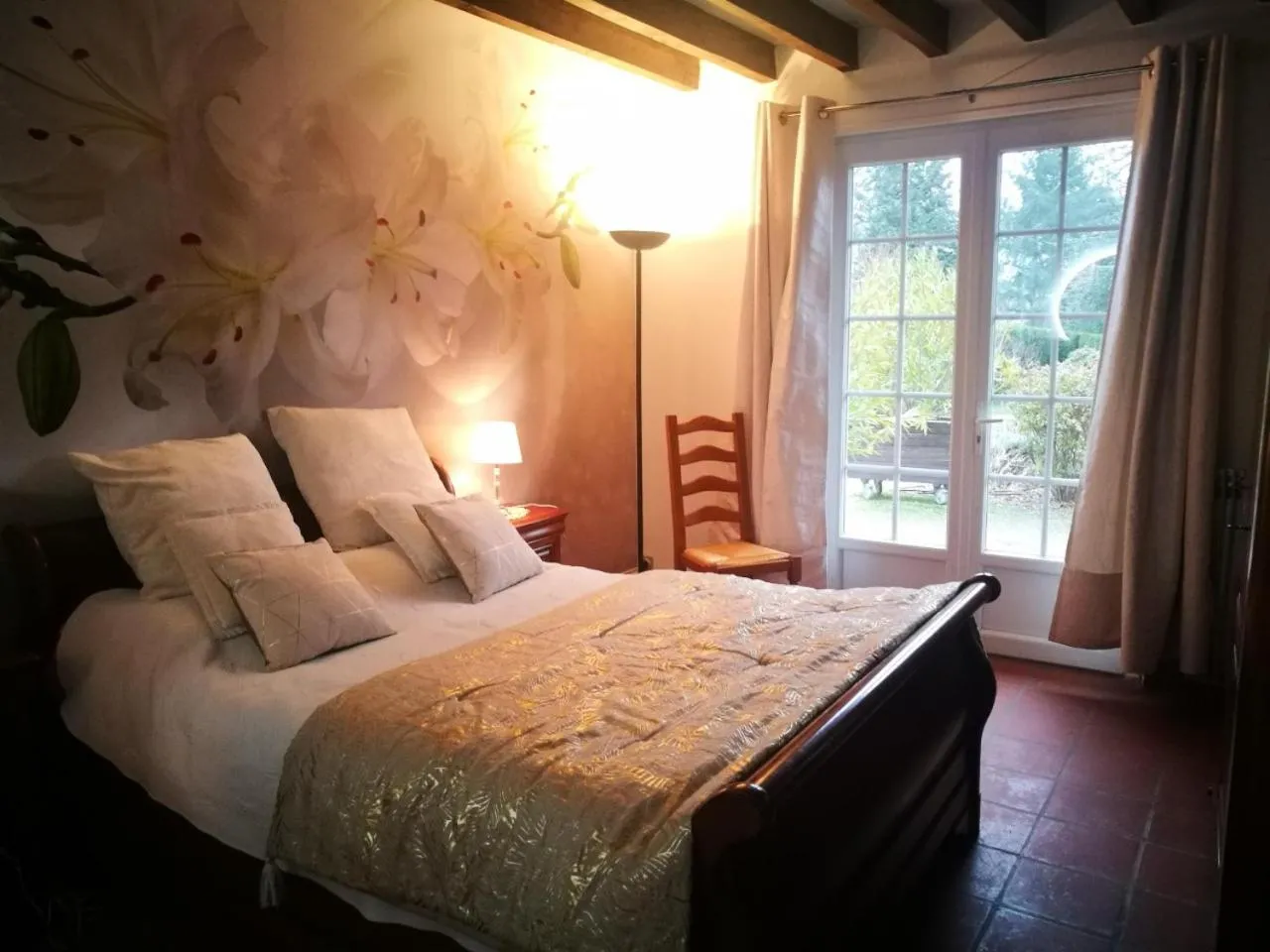 Bed in La Grange
