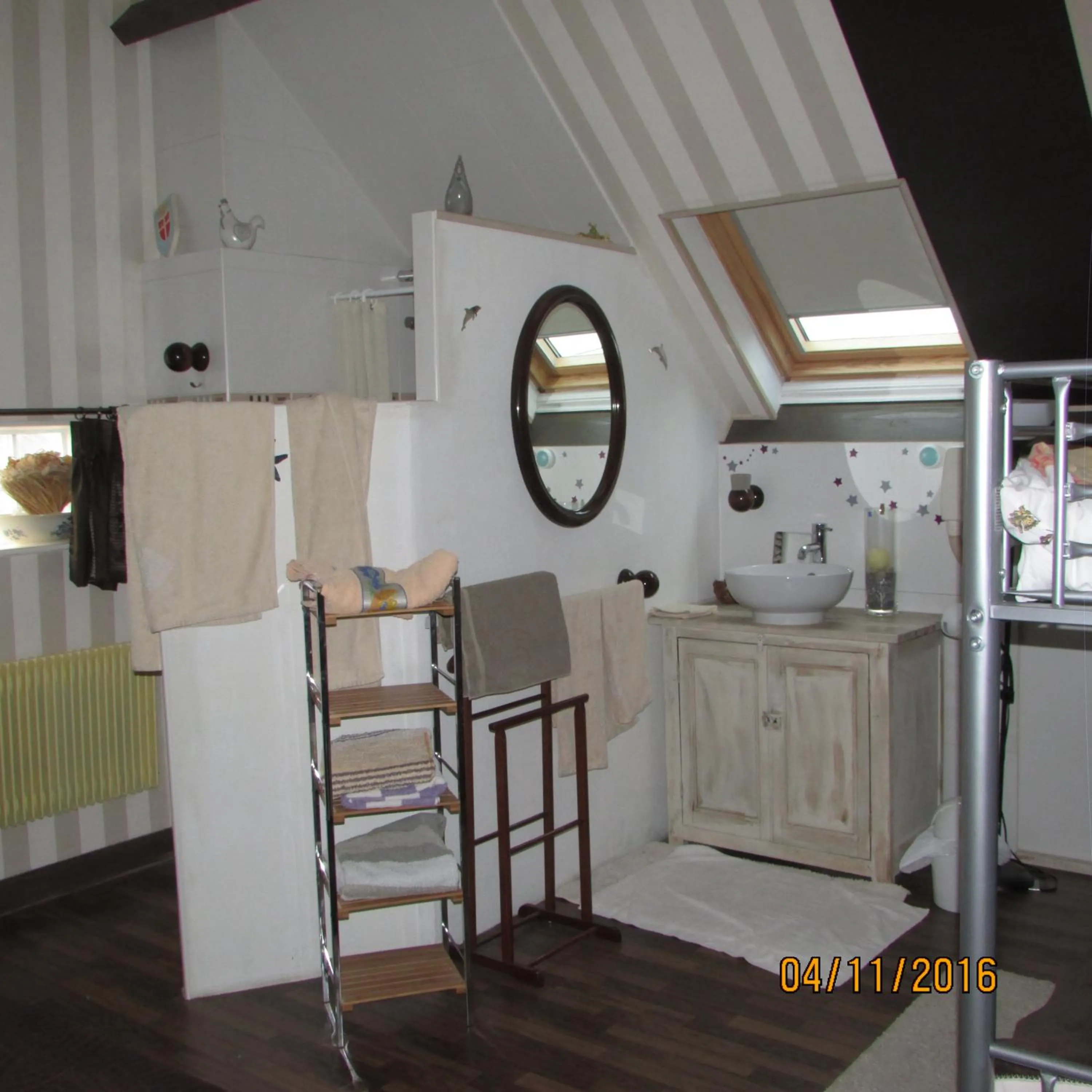 Bed in La Grange