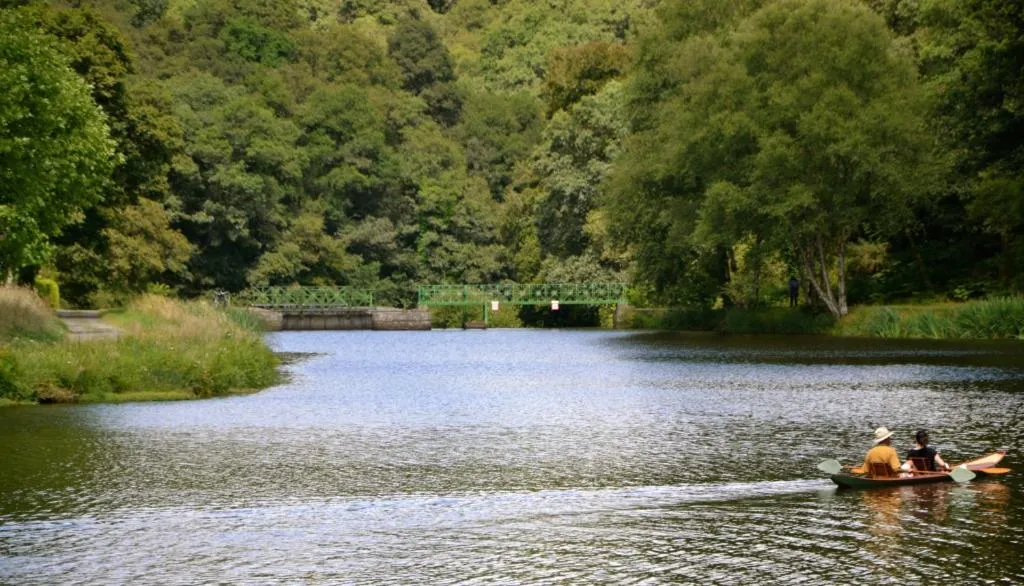 Property building in Les Etangs de Pitié