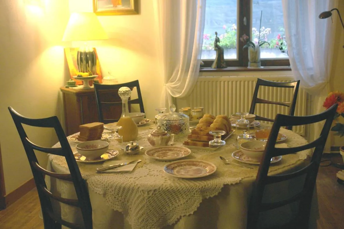 Dining area in Les Etangs de Pitié