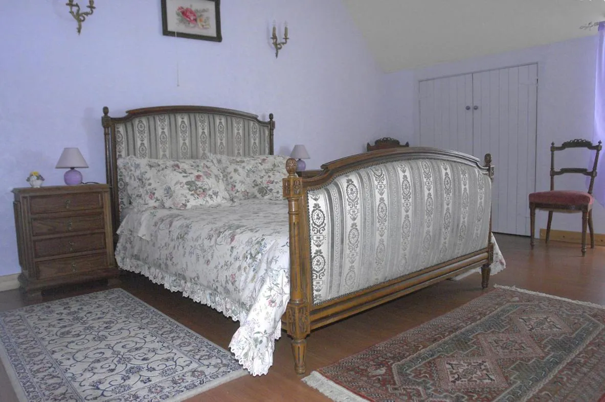 Bed in Les Etangs de Pitié