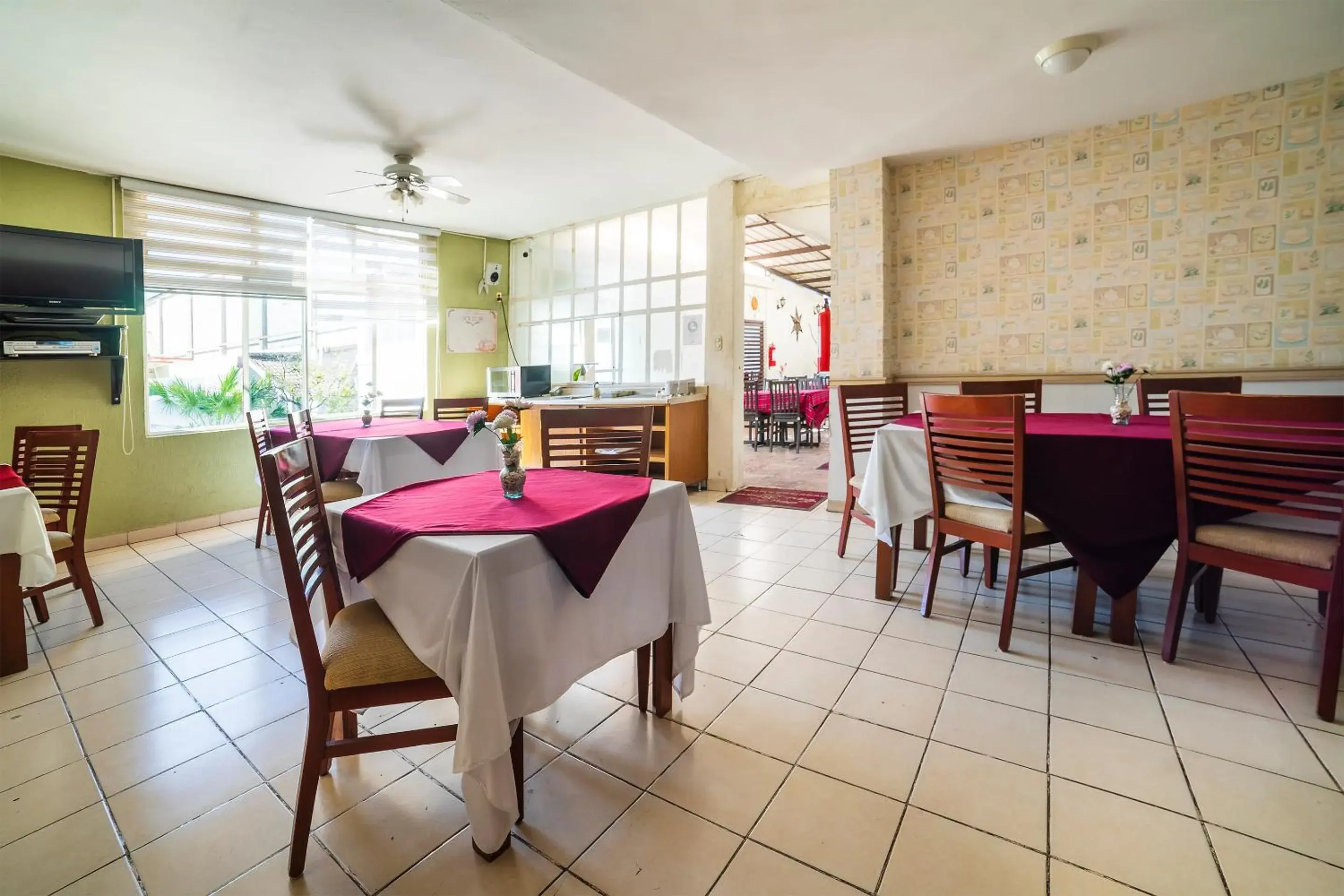 Restaurant/places to eat in Capital O Hotel Casa Blanca Restaurant/places to eat in Capital O Hotel Casa Blanca
