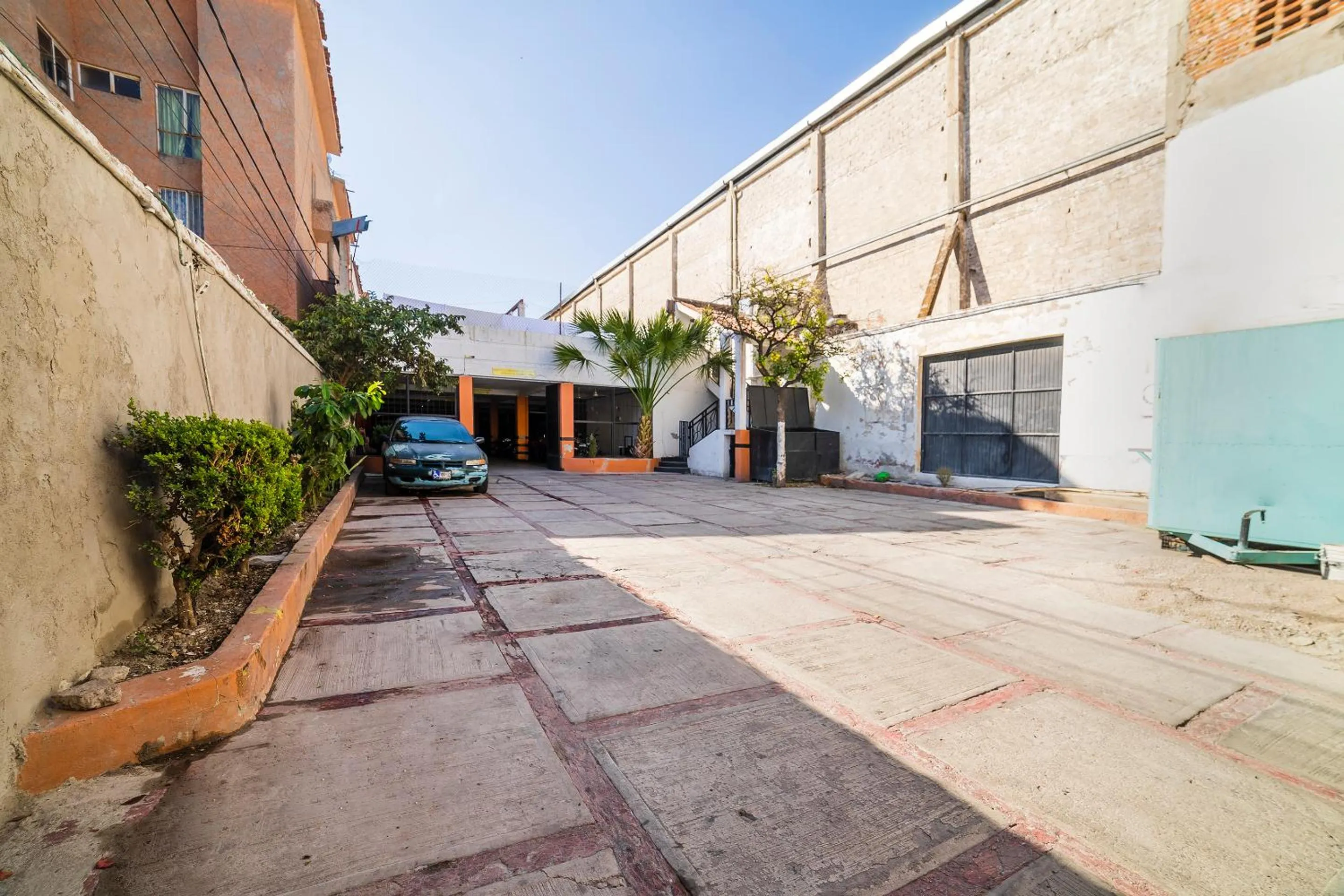 Parking in Capital O Hotel Casa Blanca