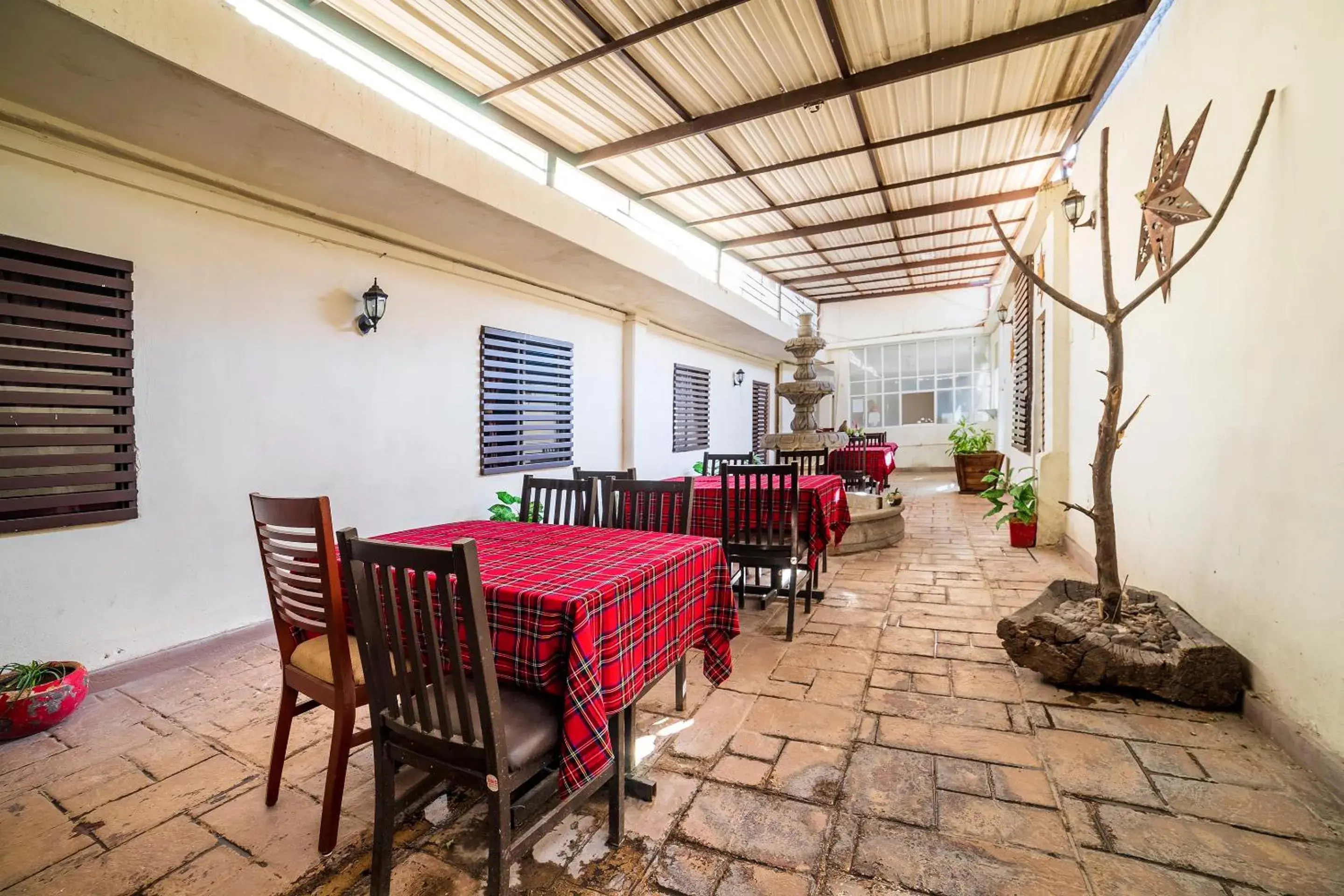 Restaurant/places to eat in Capital O Hotel Casa Blanca Restaurant/places to eat in Capital O Hotel Casa Blanca