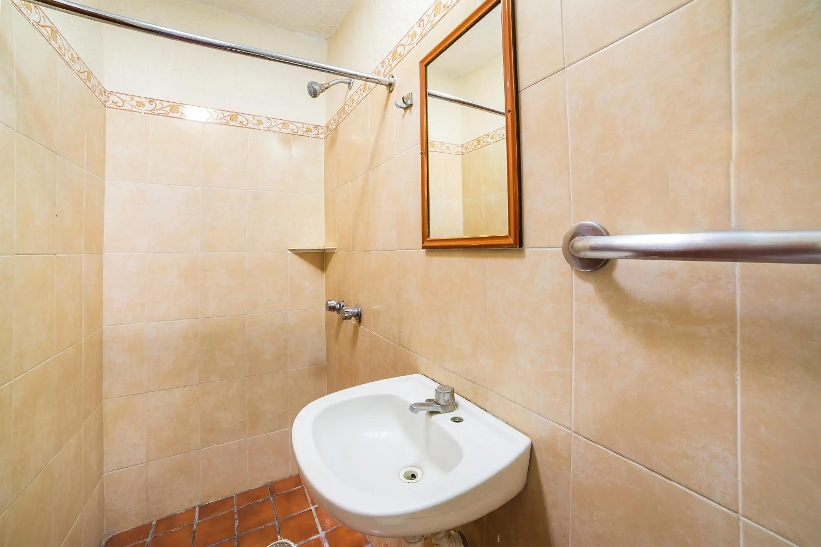 Bathroom in Capital O Hotel Casa Blanca Bathroom in Capital O Hotel Casa Blanca