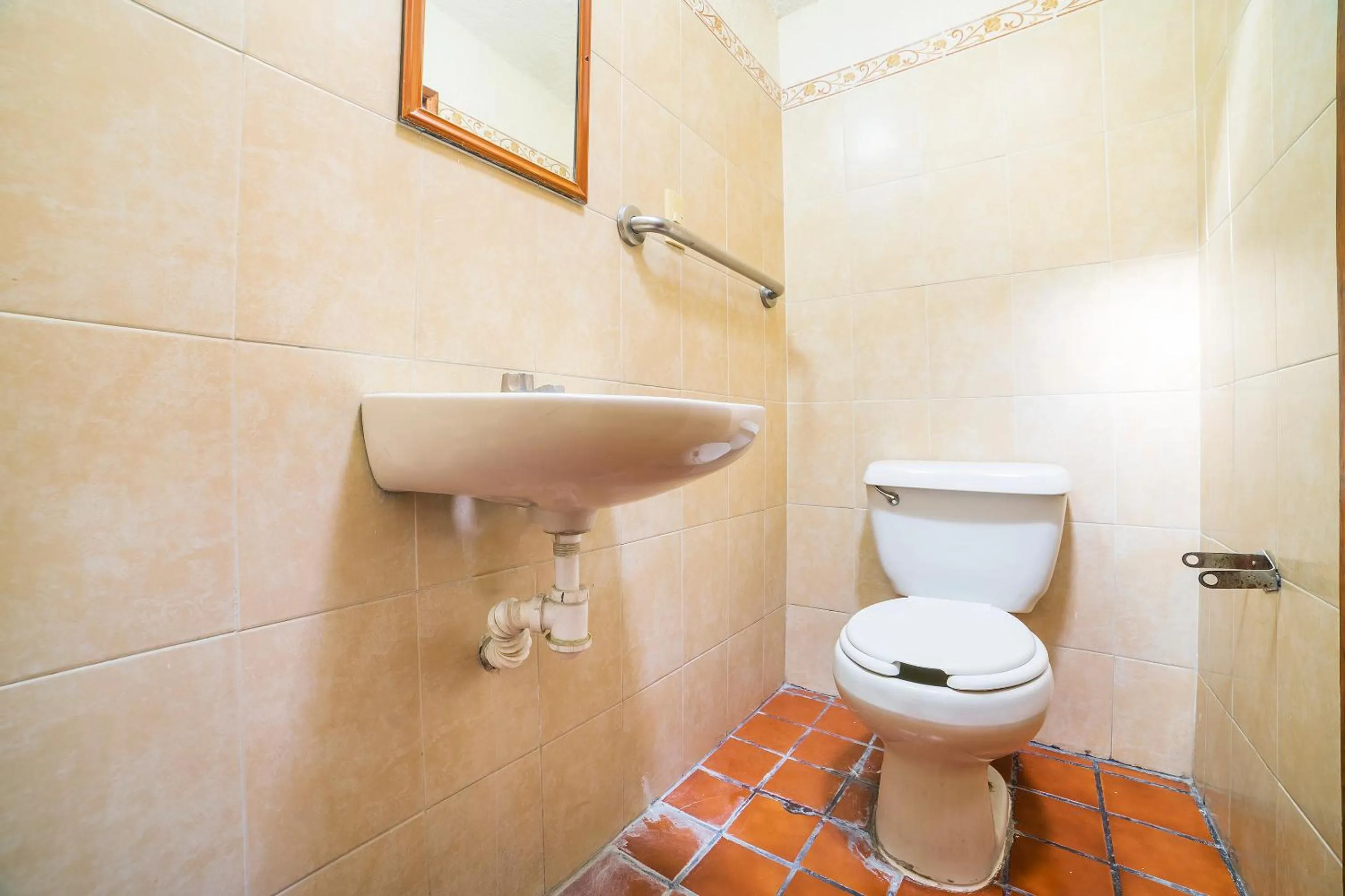 Bathroom in Capital O Hotel Casa Blanca