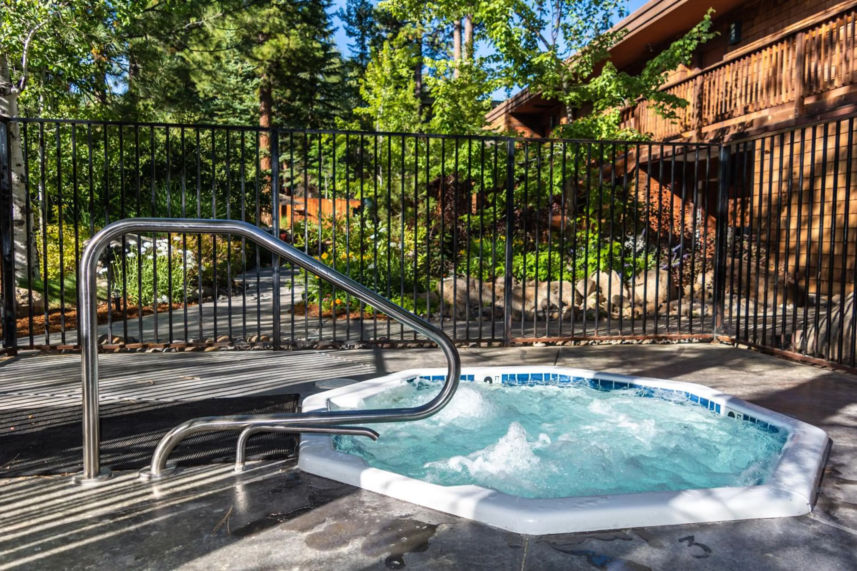 Hot Tub in North Lake Lodges & Villas