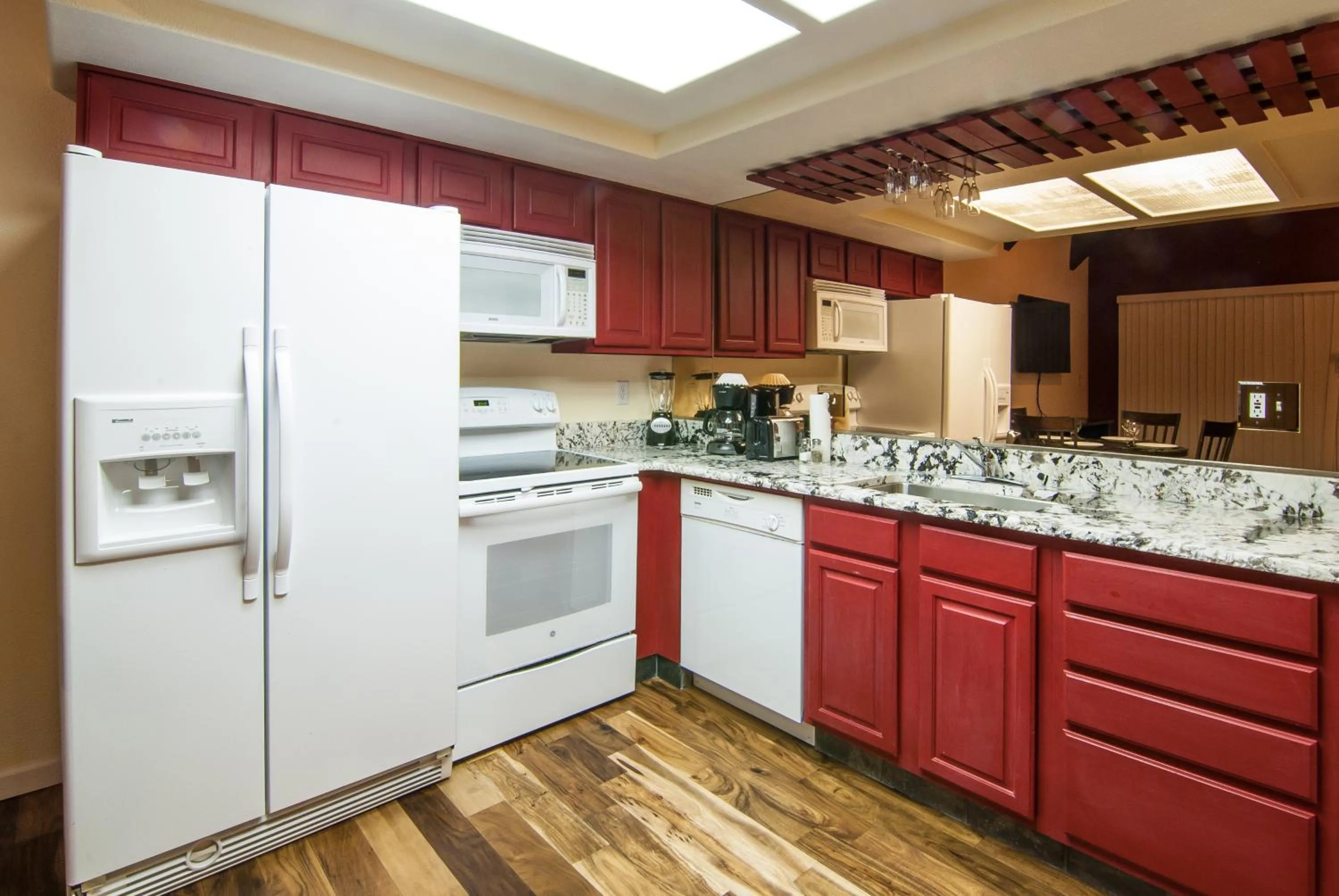 Coffee/tea facilities in North Lake Lodges & Villas