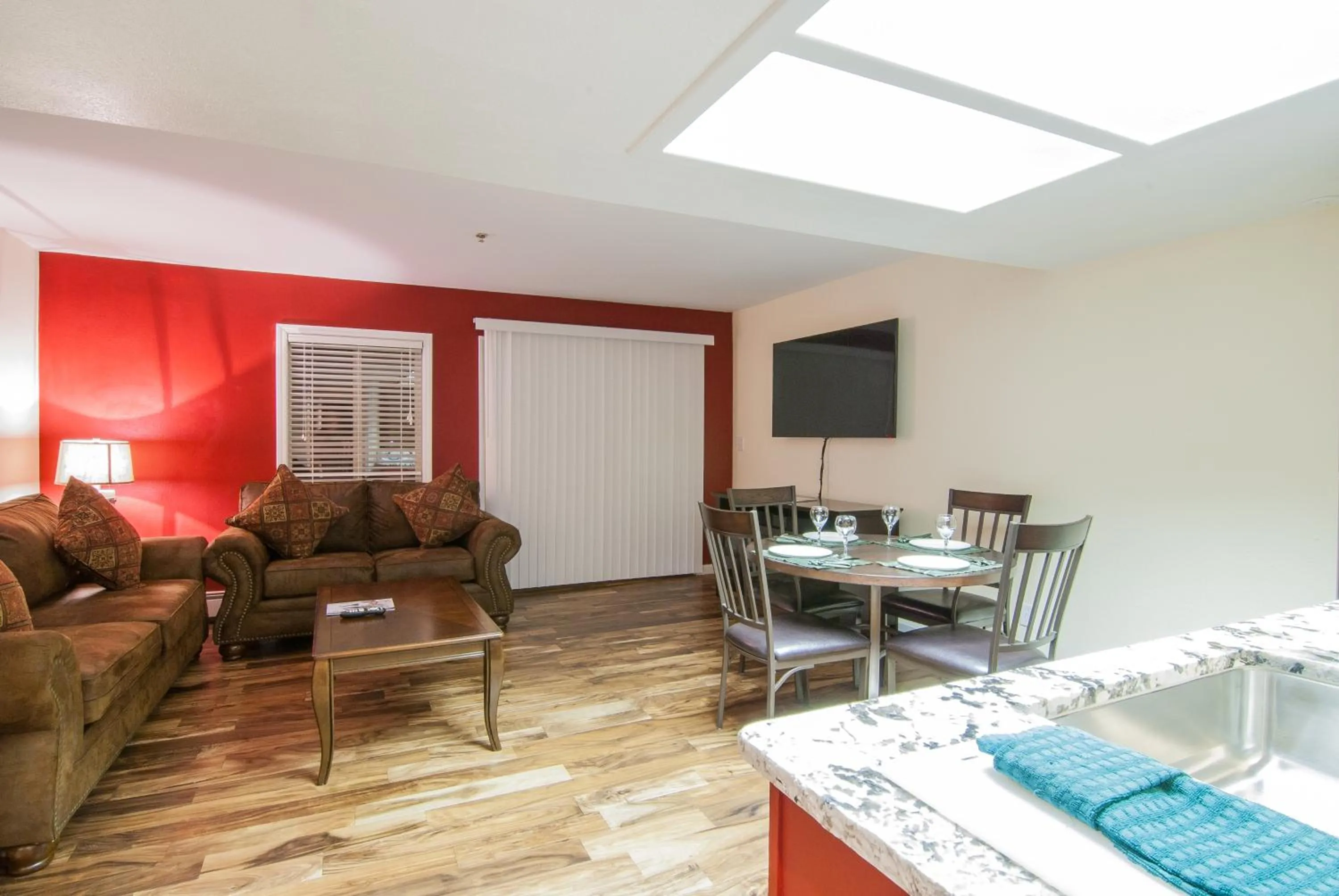 TV and multimedia in North Lake Lodges & Villas