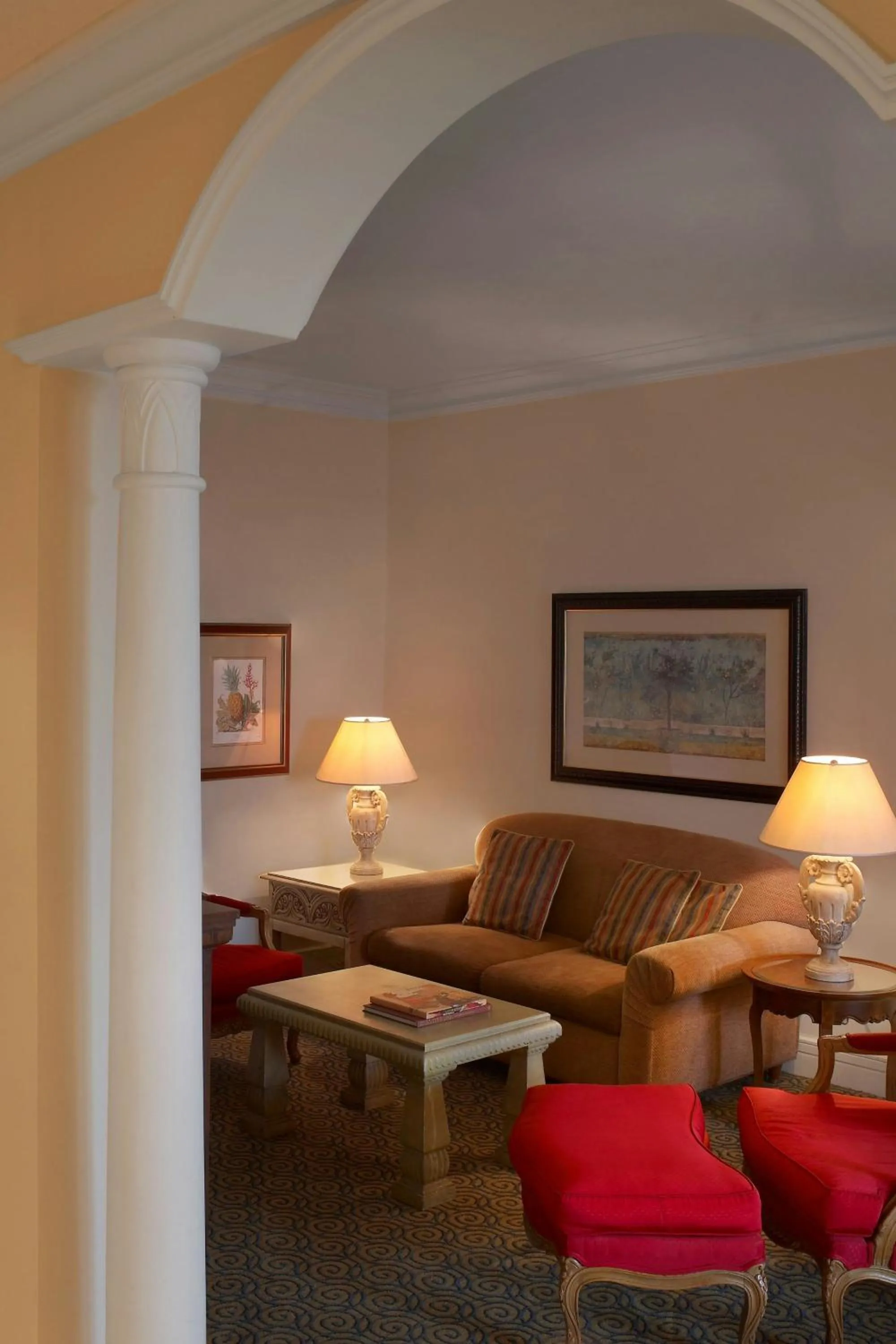 Lounge or bar in Sheraton Addis, a Luxury Collection Hotel, Addis Ababa