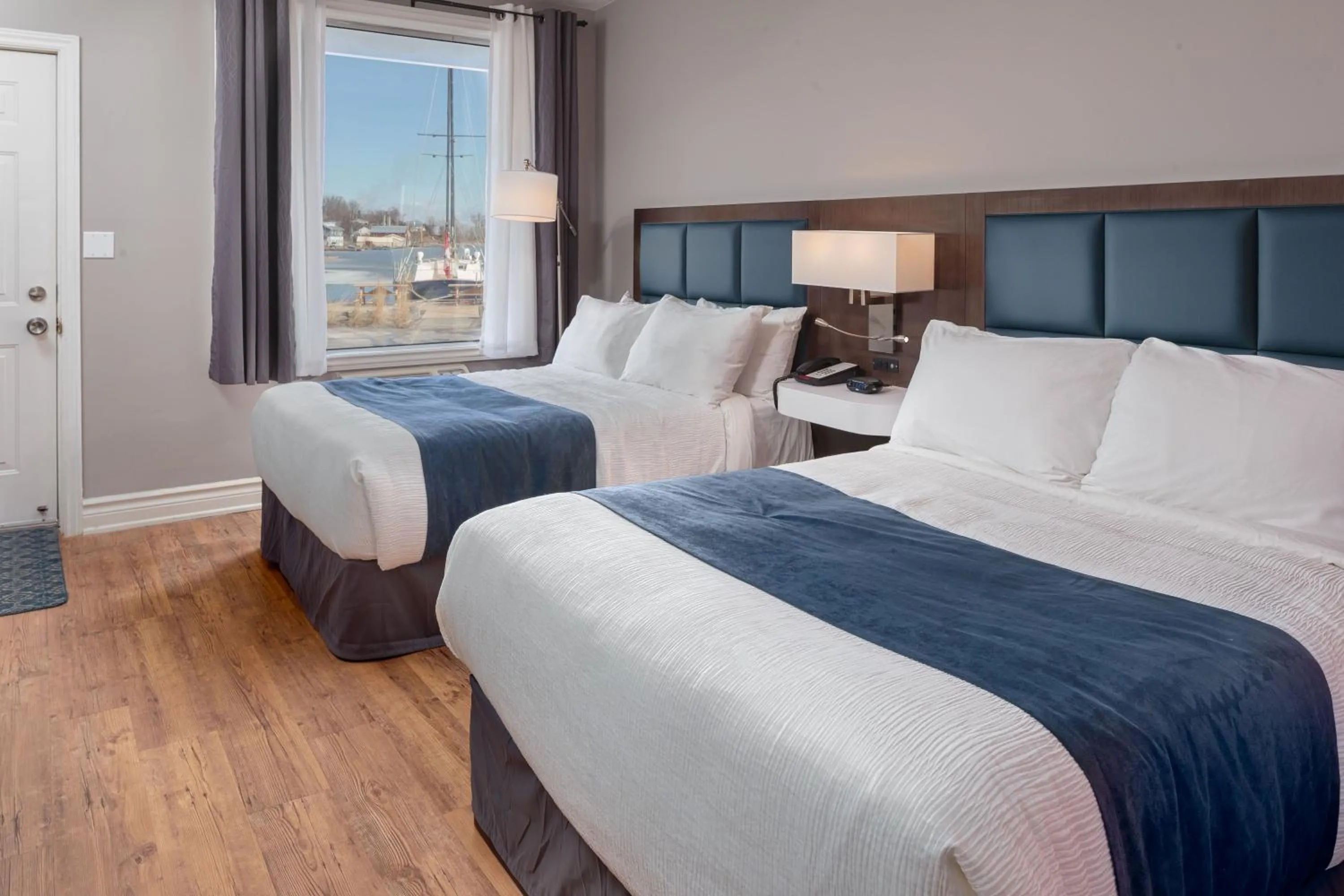 Standard Queen Room in Picton Harbour Inn