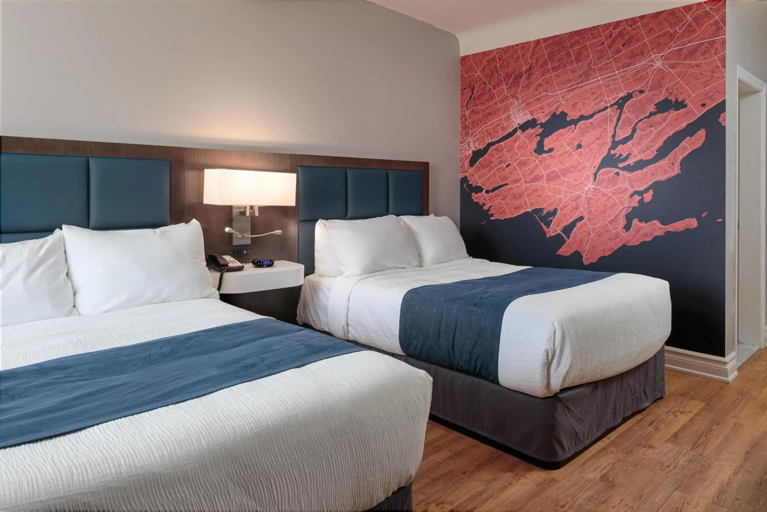Double Room with Balcony in Picton Harbour Inn Double Room with Balcony in Picton Harbour Inn