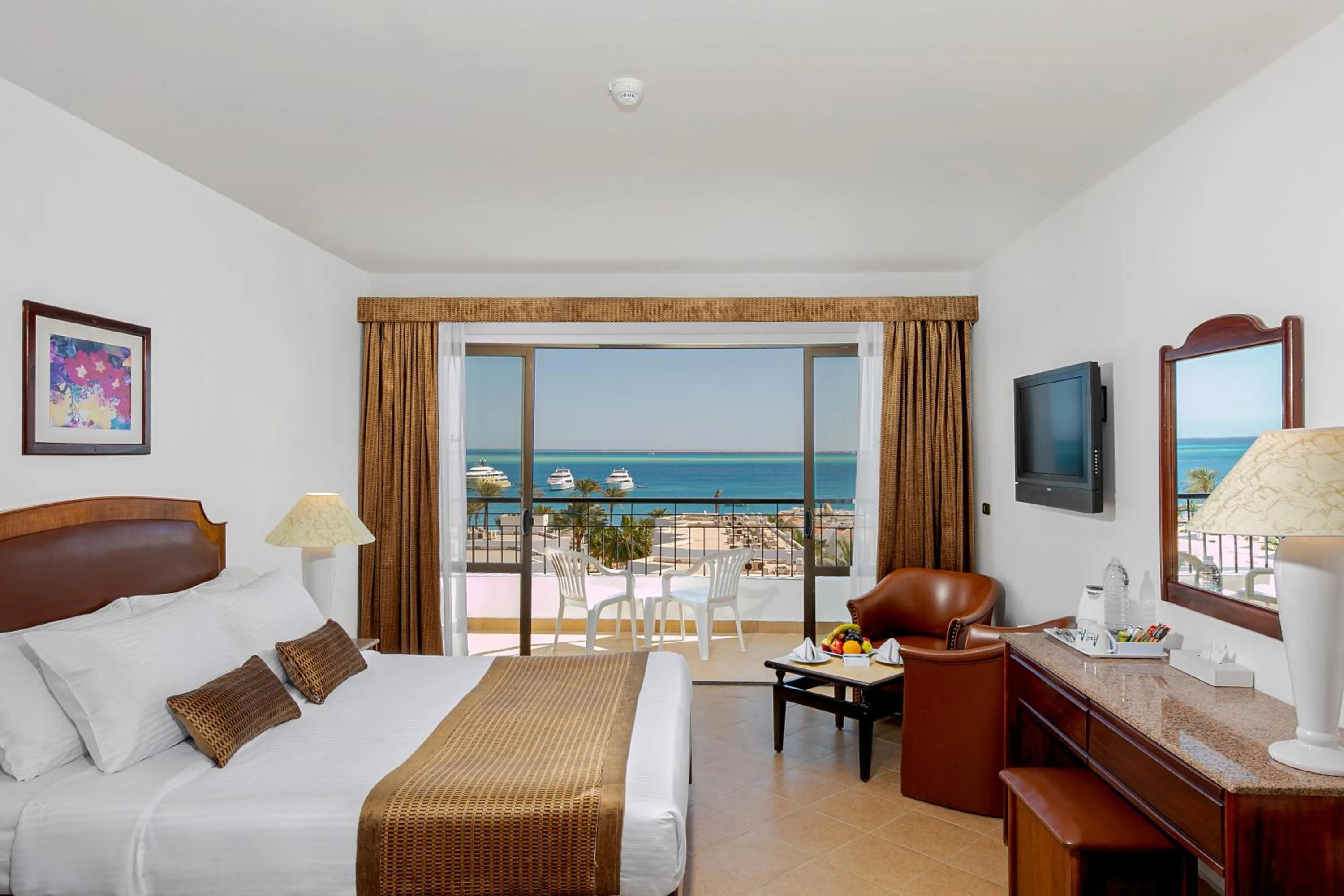 Bed in Marlin Inn Azur Resort