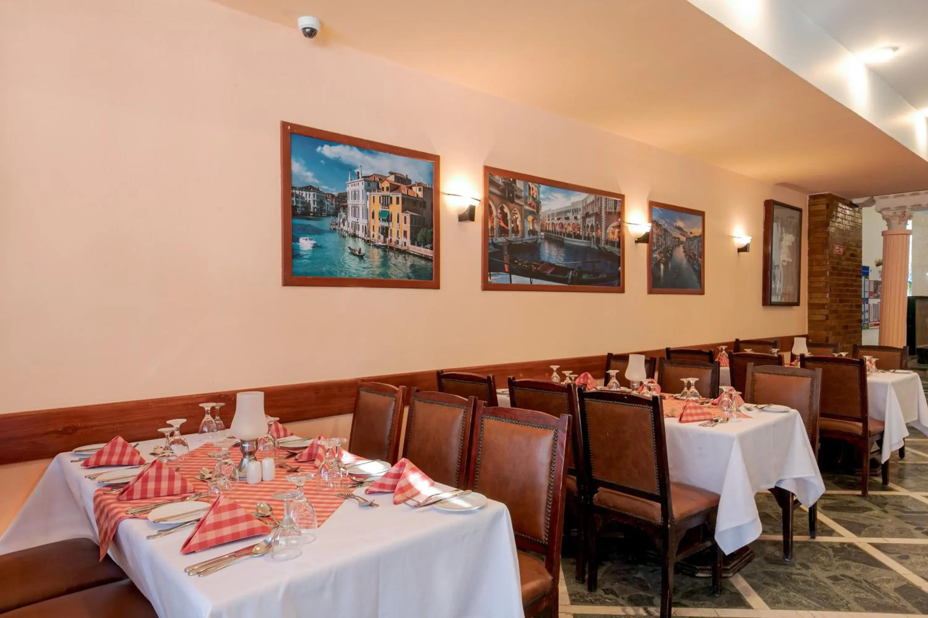 Restaurant/places to eat in Marlin Inn Azur Resort Restaurant/places to eat in Marlin Inn Azur Resort