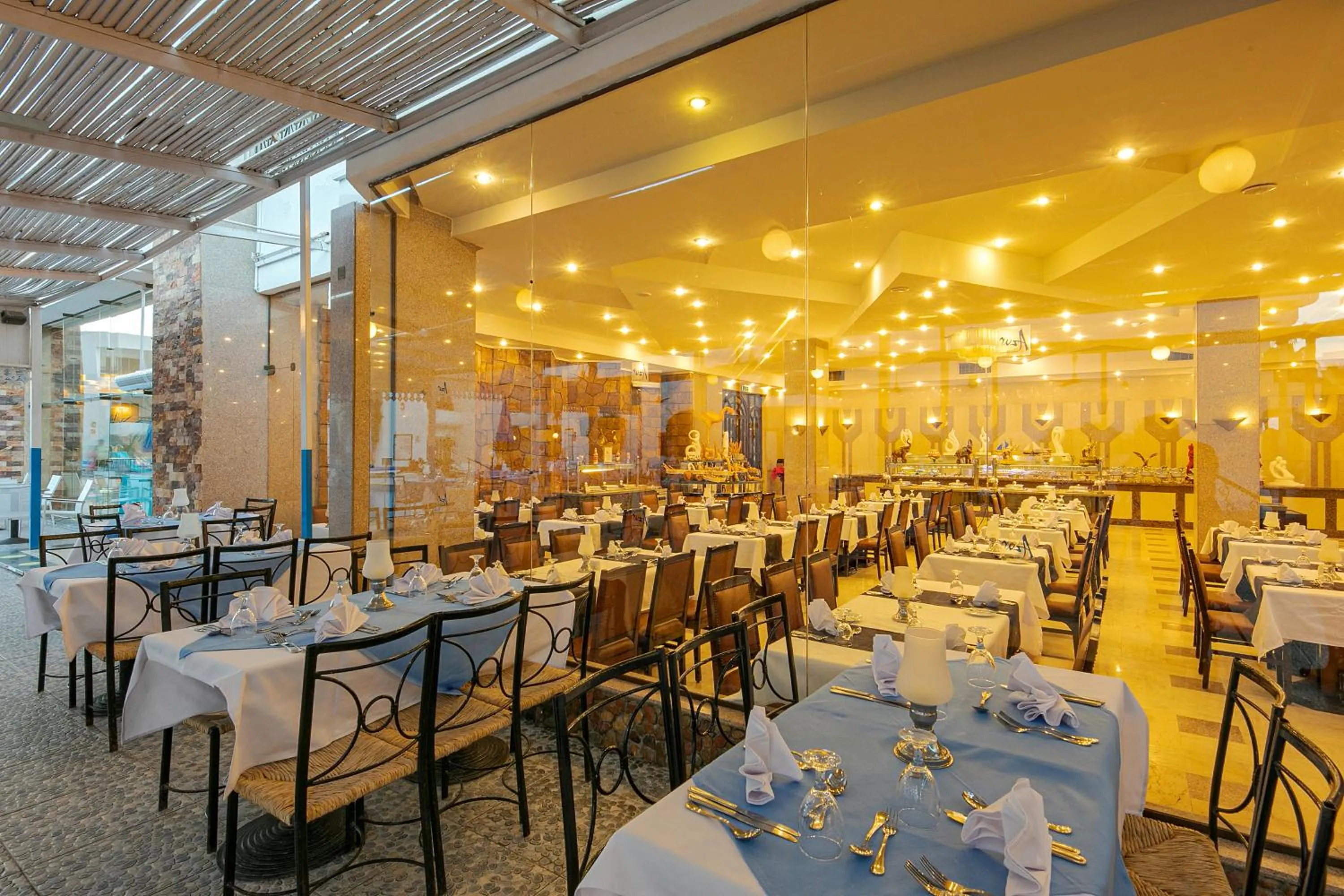 Restaurant/places to eat in Marlin Inn Azur Resort