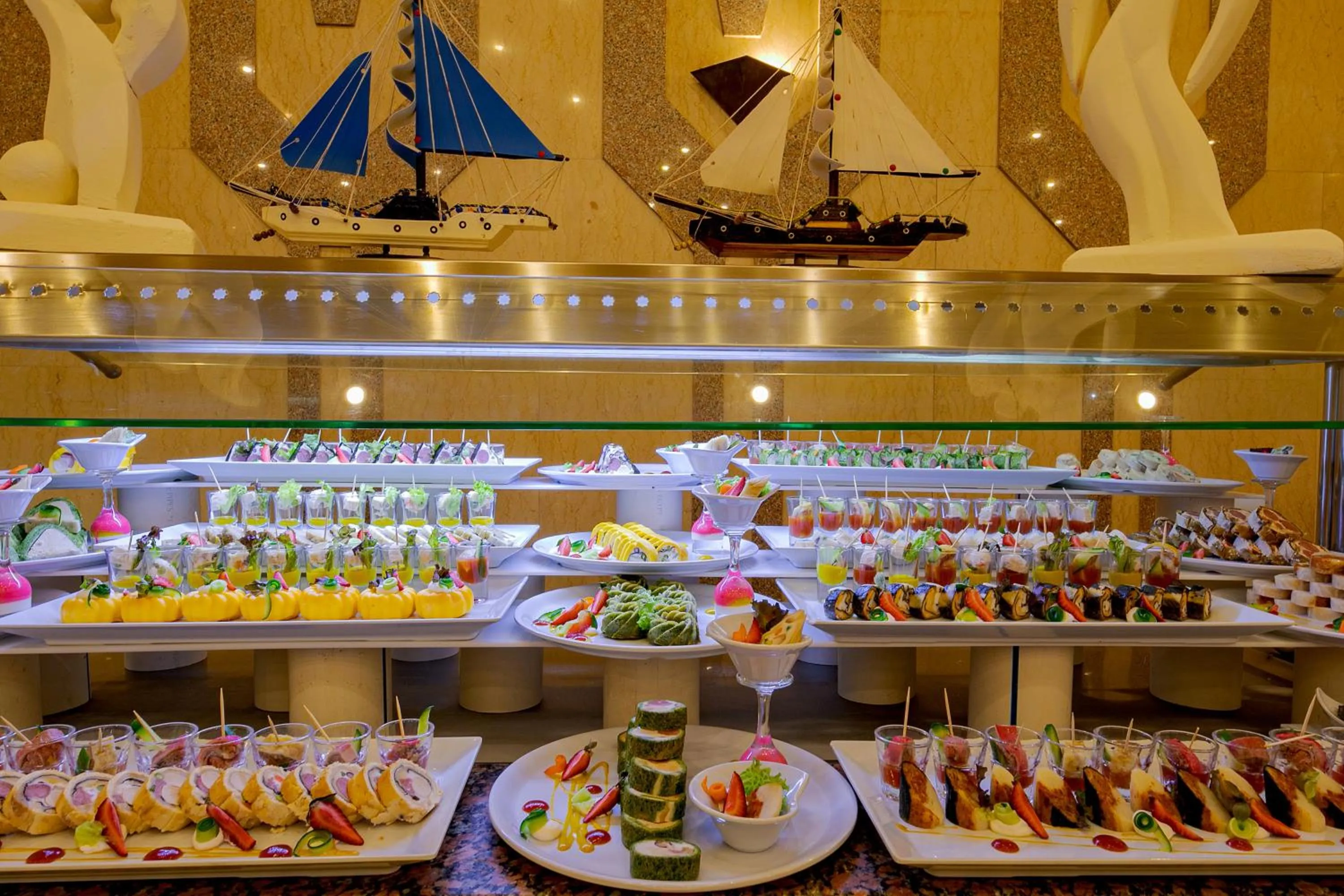 Food in Marlin Inn Azur Resort