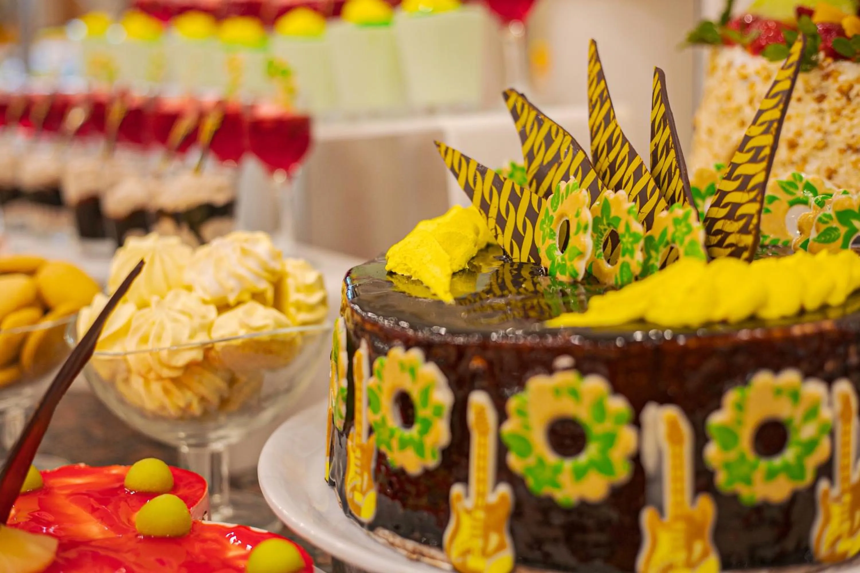 Food in Marlin Inn Azur Resort