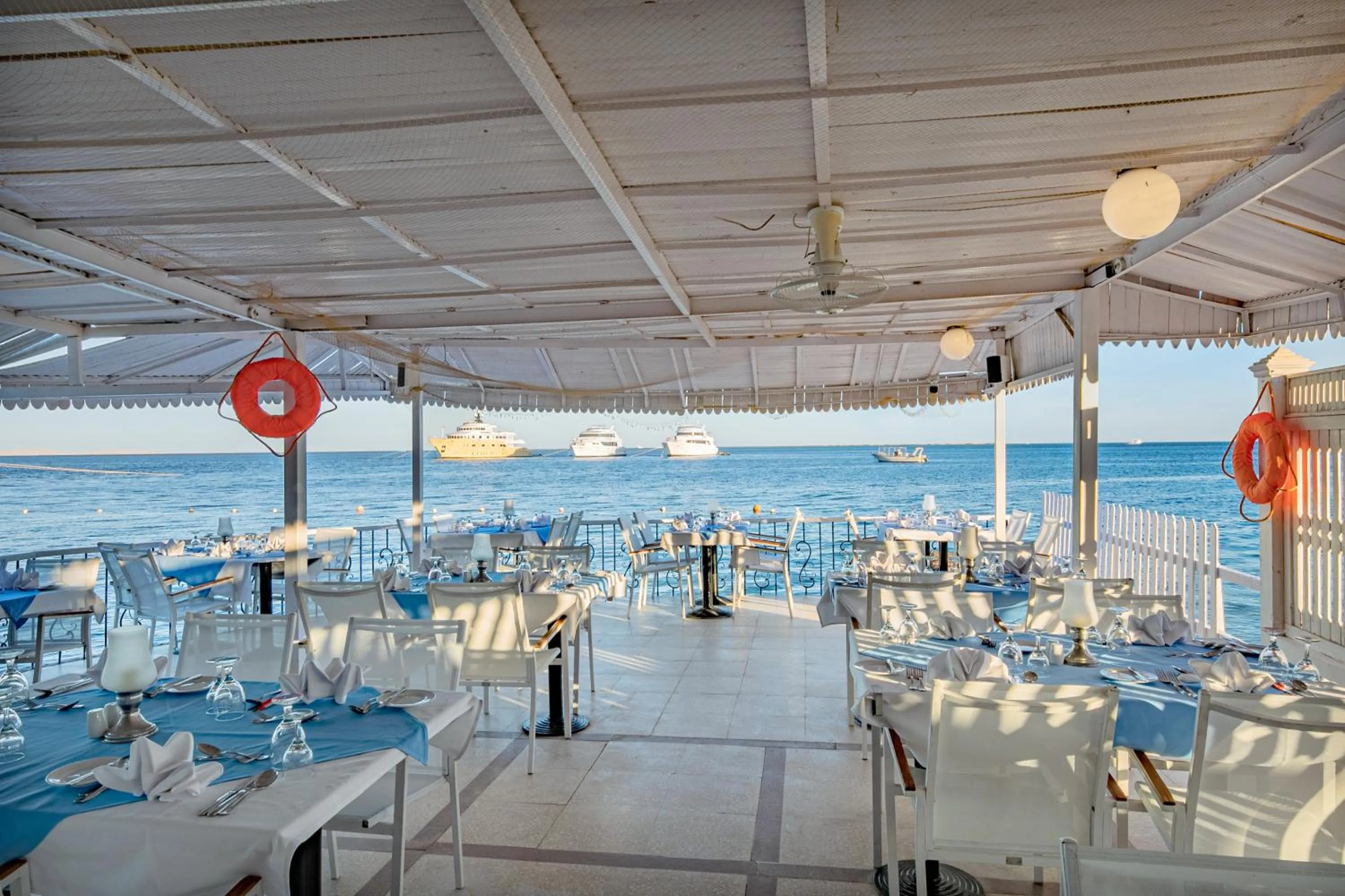 Restaurant/places to eat in Marlin Inn Azur Resort