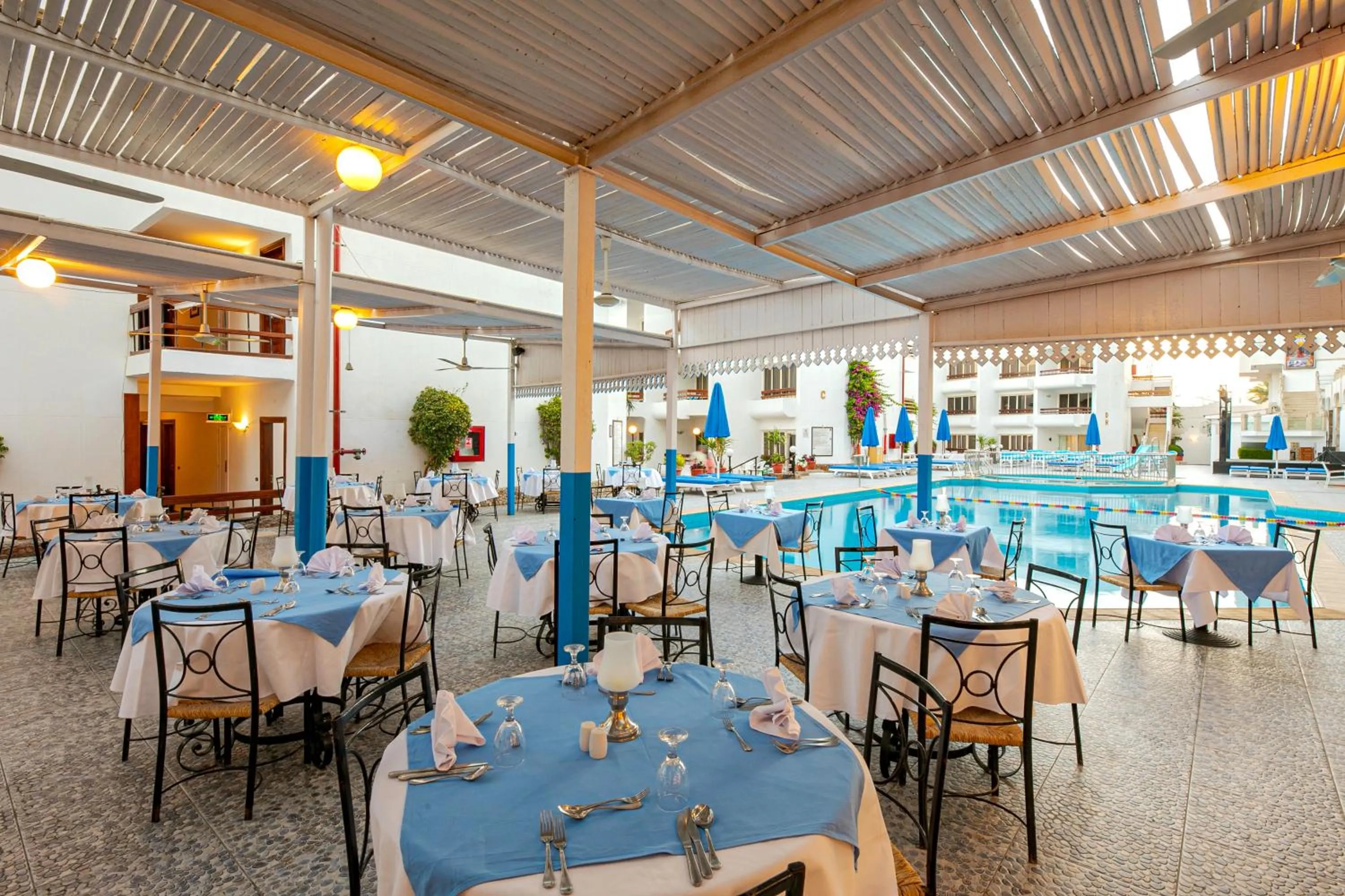 Restaurant/places to eat in Marlin Inn Azur Resort