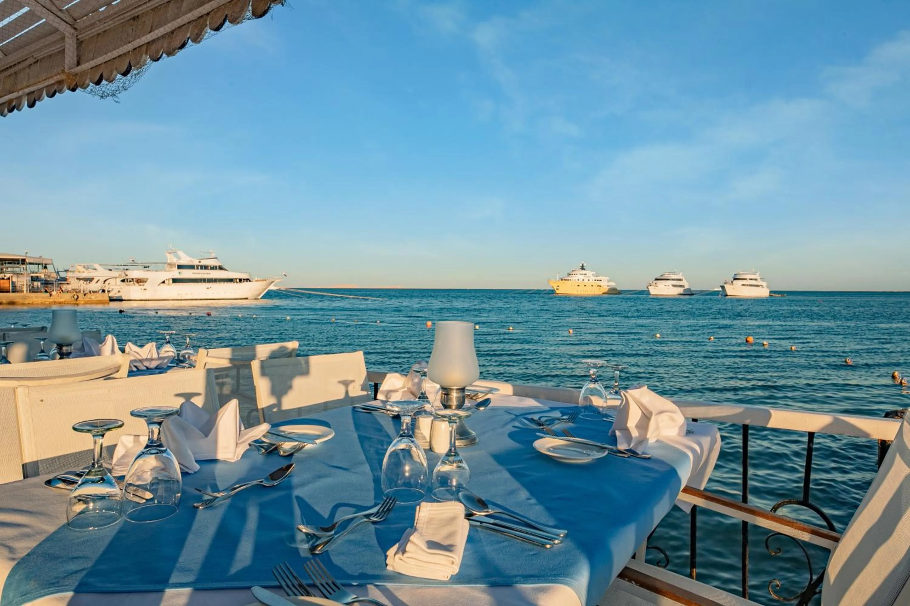 Restaurant/places to eat in Marlin Inn Azur Resort