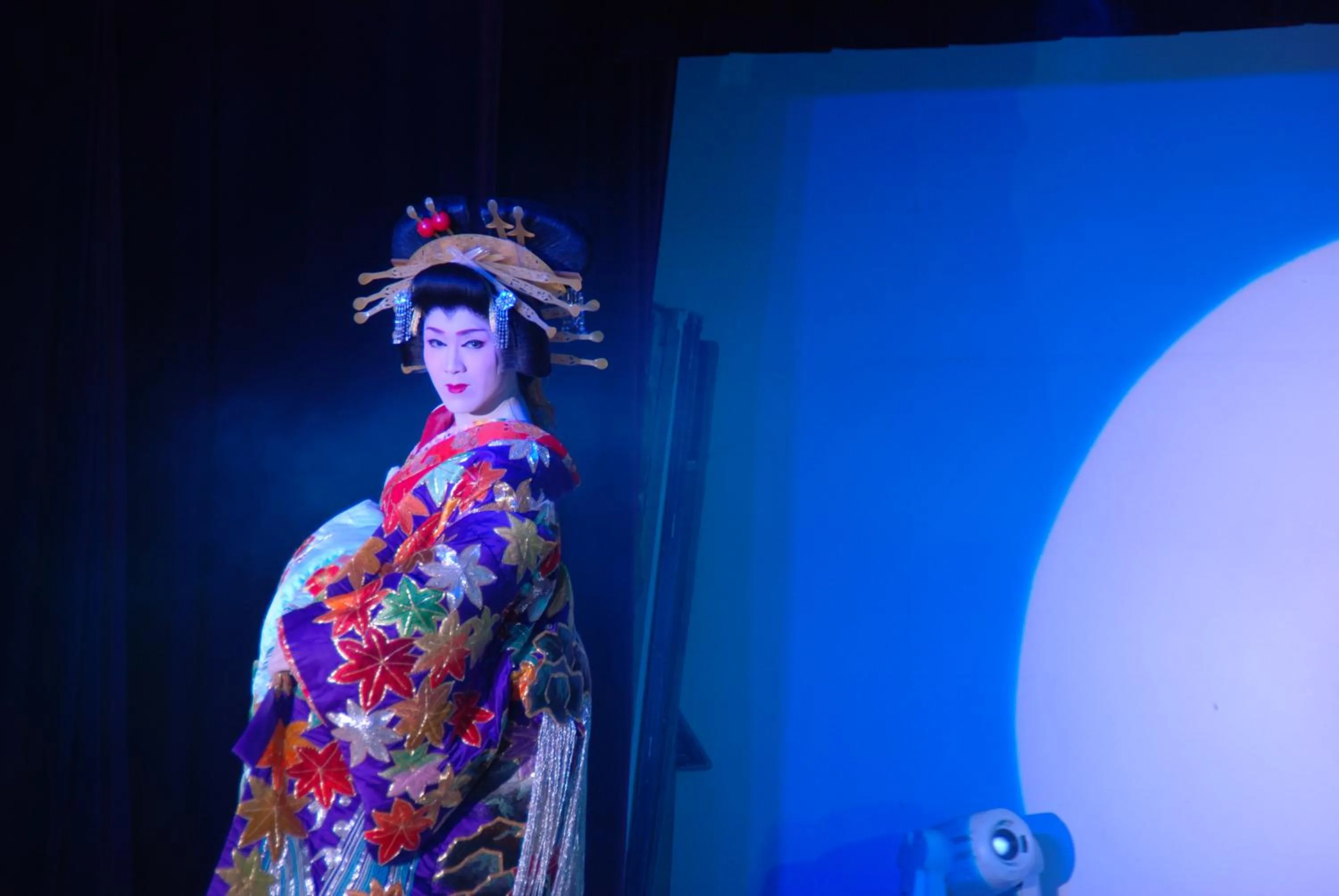 Evening entertainment in Spa&Resort Kujukuri Taiyou-no-sato