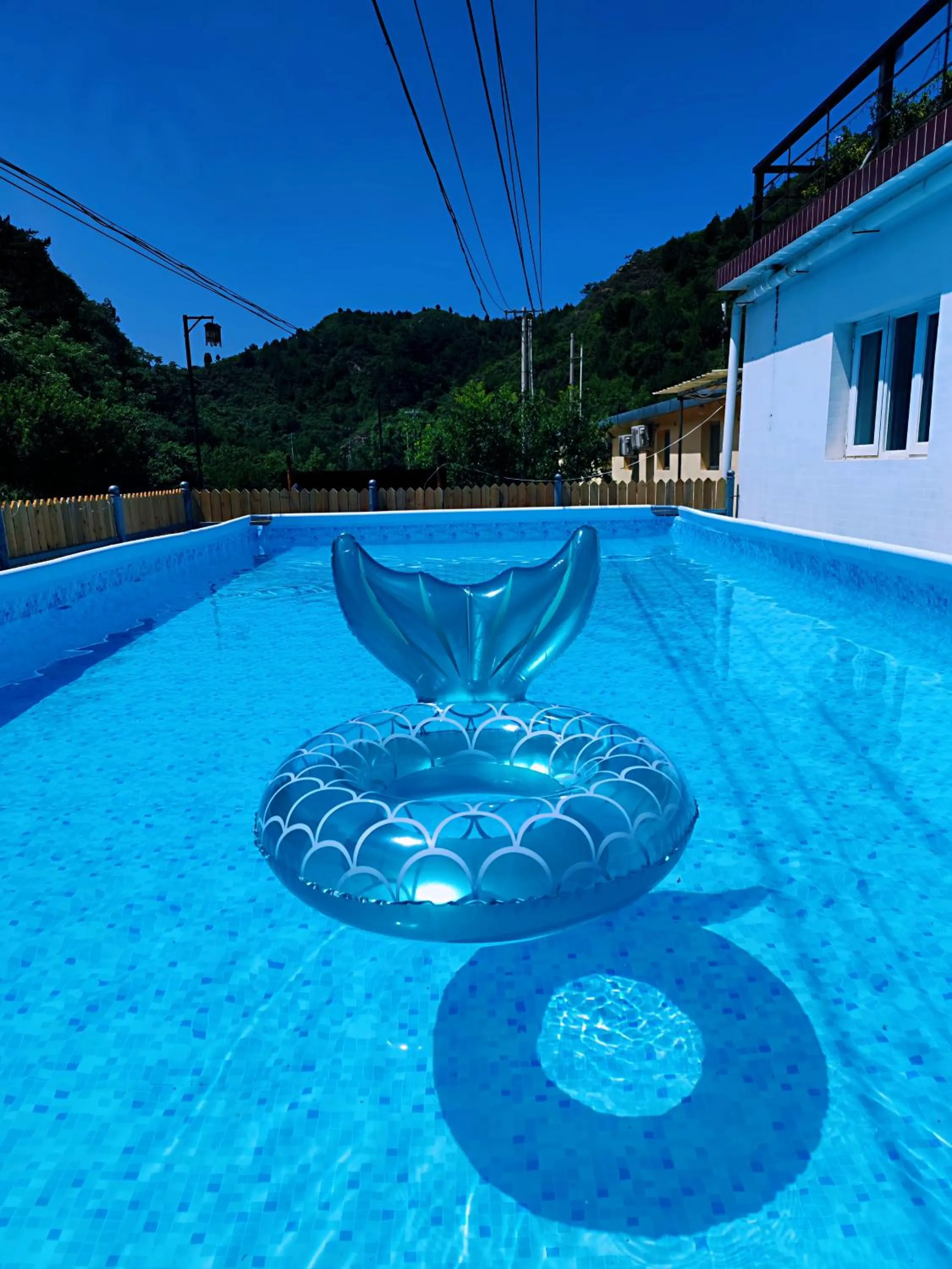 Swimming pool in Gubeikou Great Wall Chengtaoxiaozhu Boutique Homestay