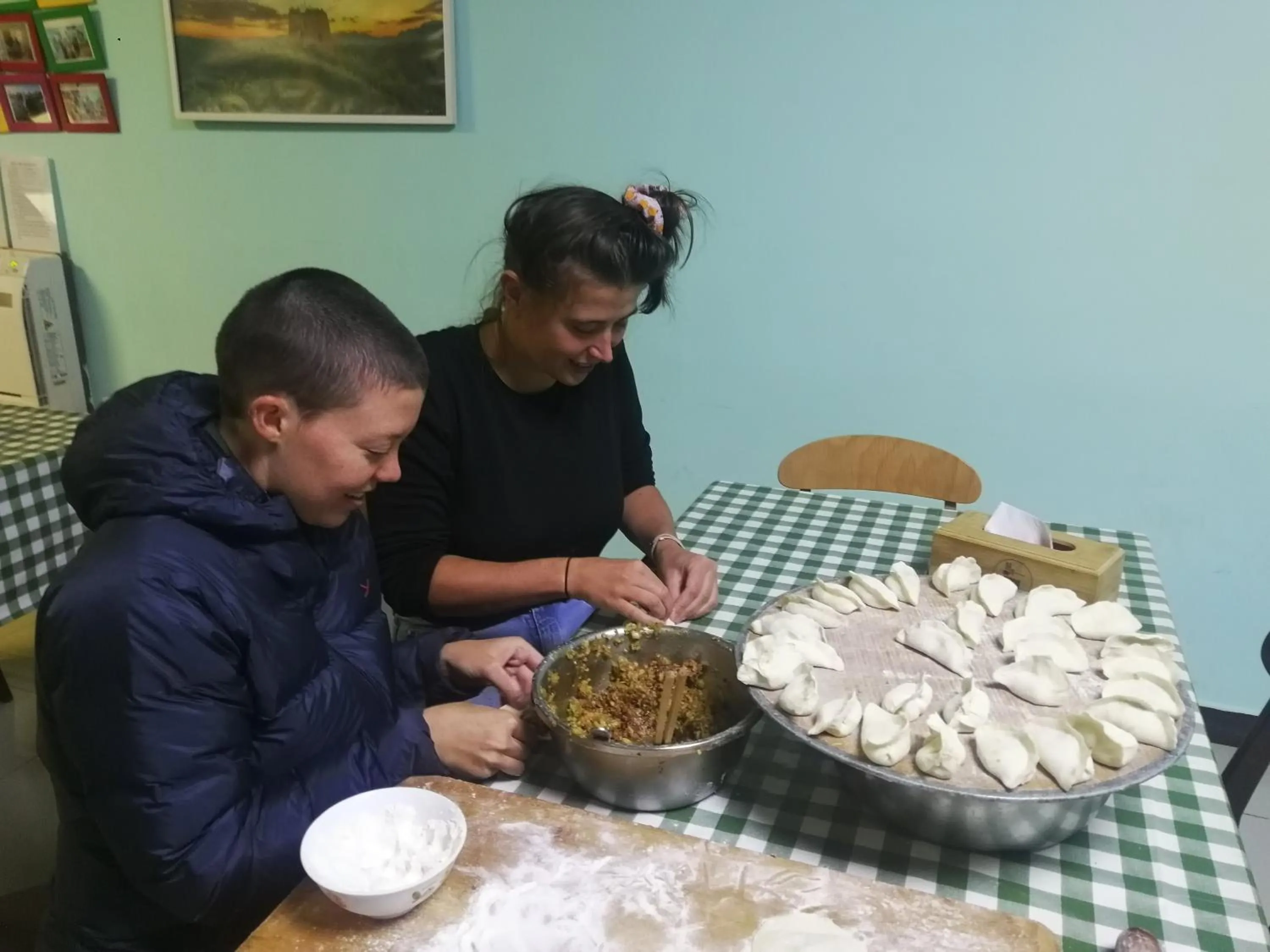 People in Gubeikou Great Wall Chengtaoxiaozhu Boutique Homestay