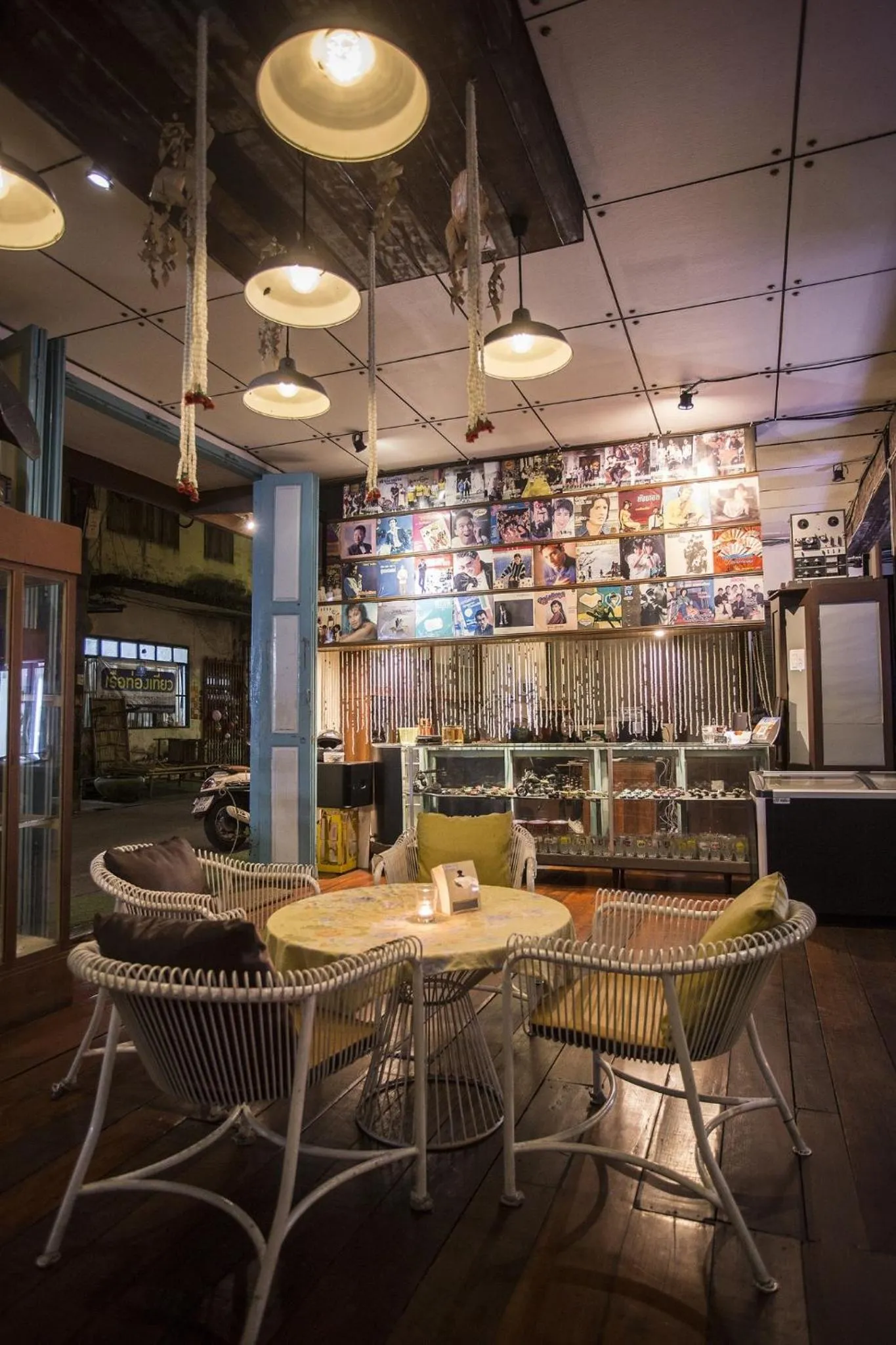 Restaurant/places to eat in Tamajun Hotel