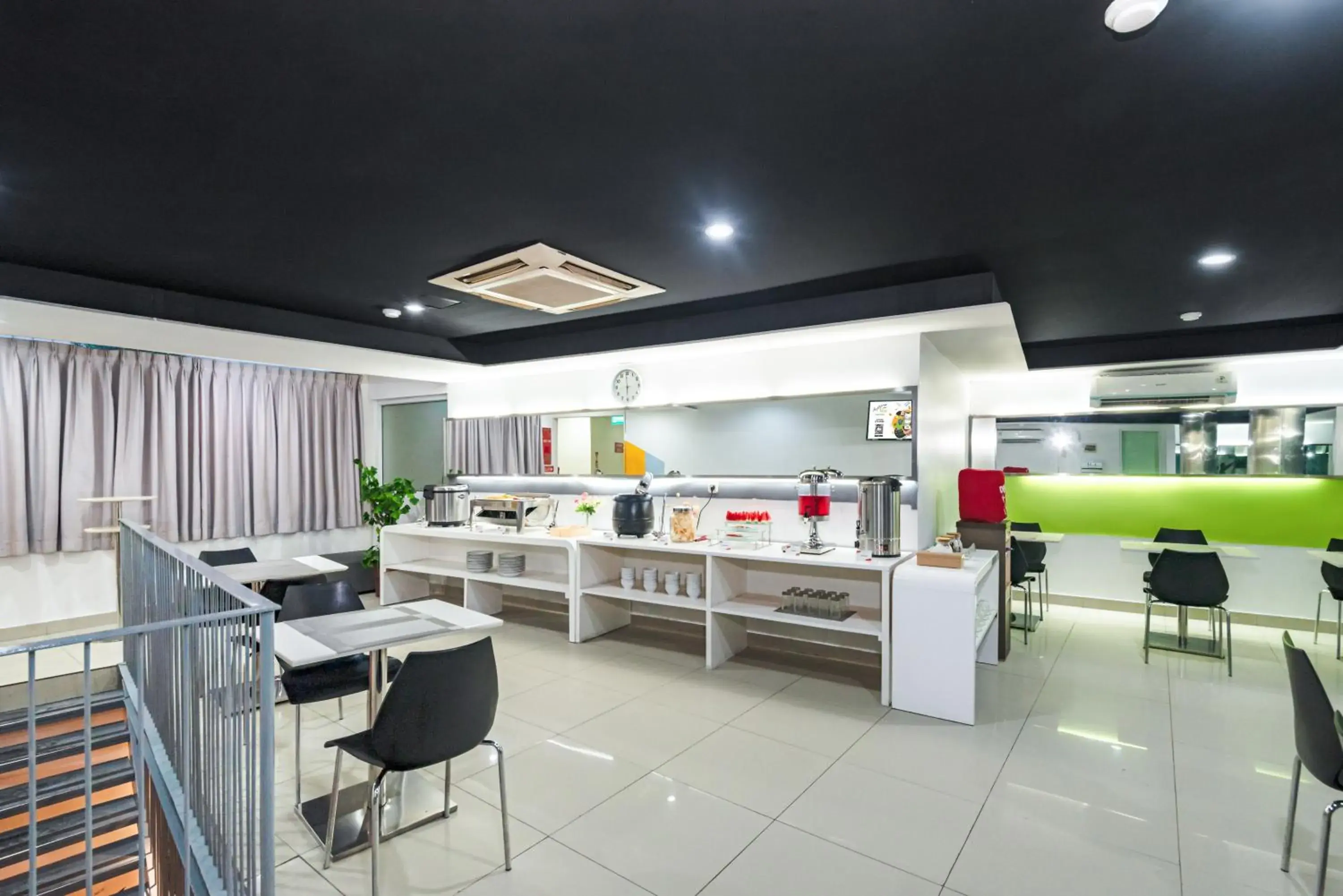 Restaurant/places to eat in Swift Inn Aeropolis Airport Restaurant/places to eat in Swift Inn Aeropolis Airport