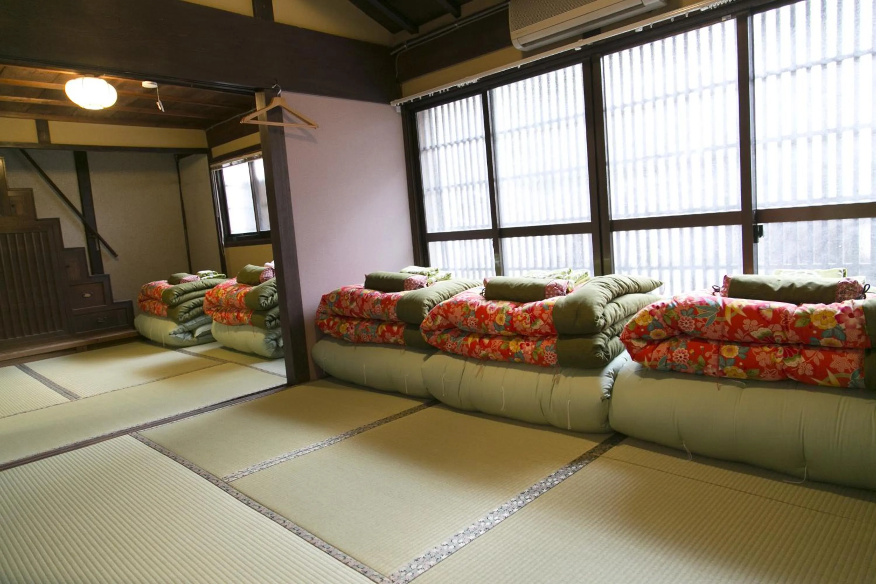 Bed in Female-Only Guesthouse Tomari-ya