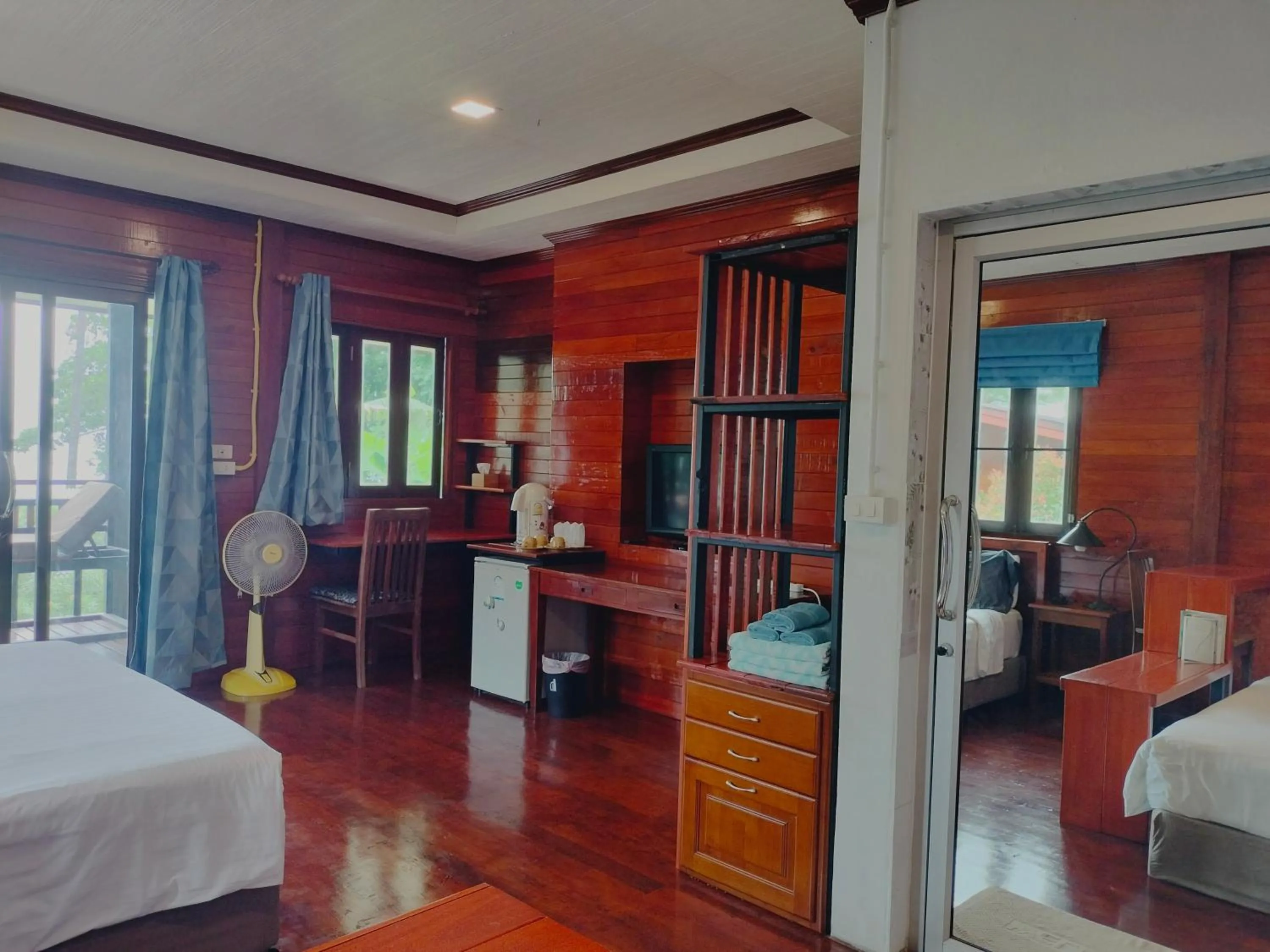 Photo of the whole room, Bed in Suntisook Resort