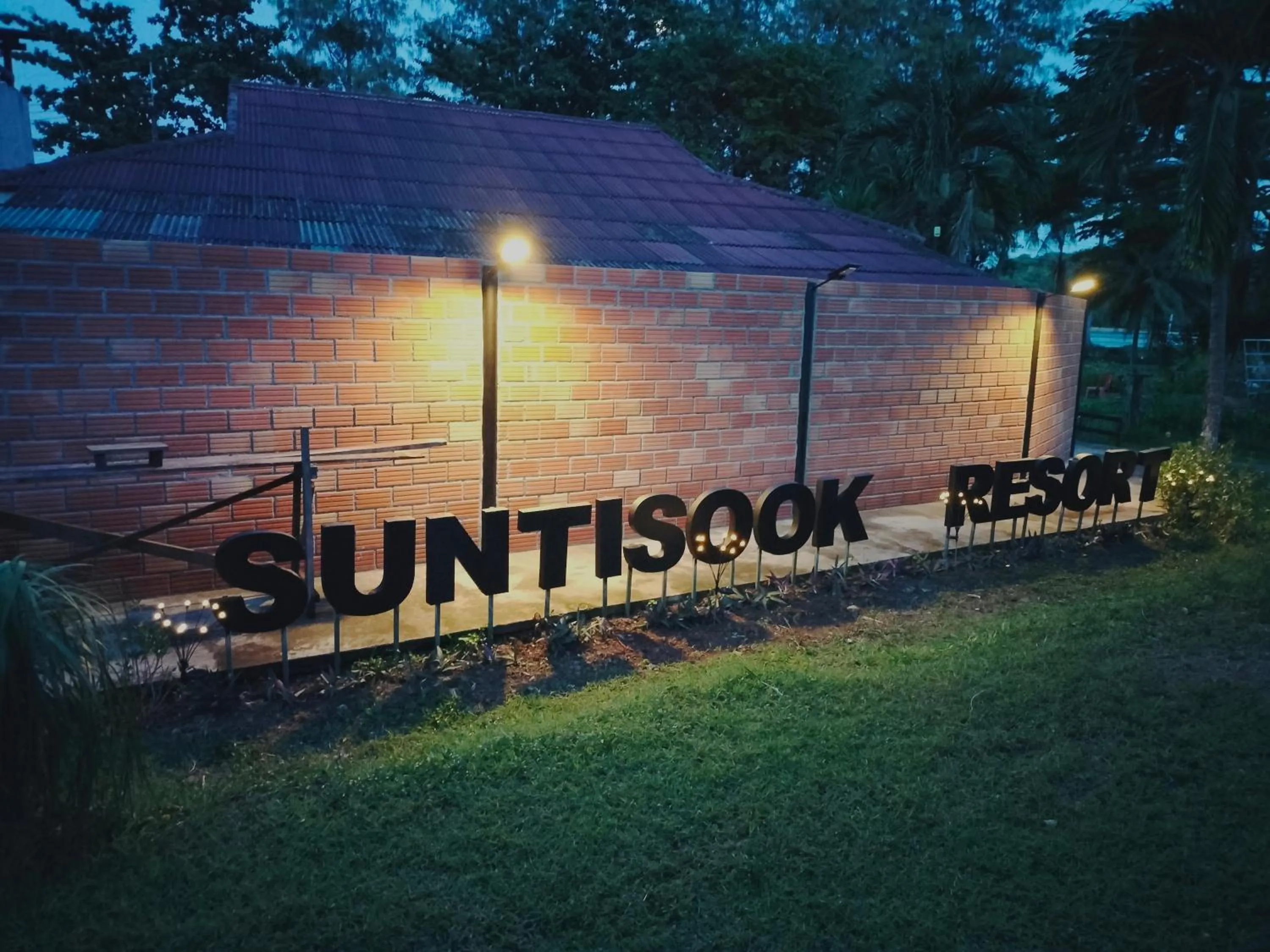 Night in Suntisook Resort