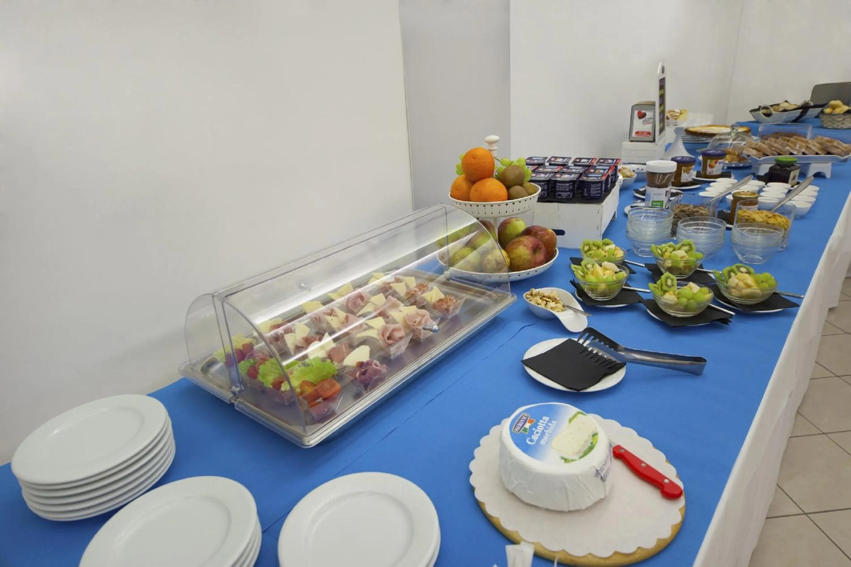 Breakfast in Hotel del Mar