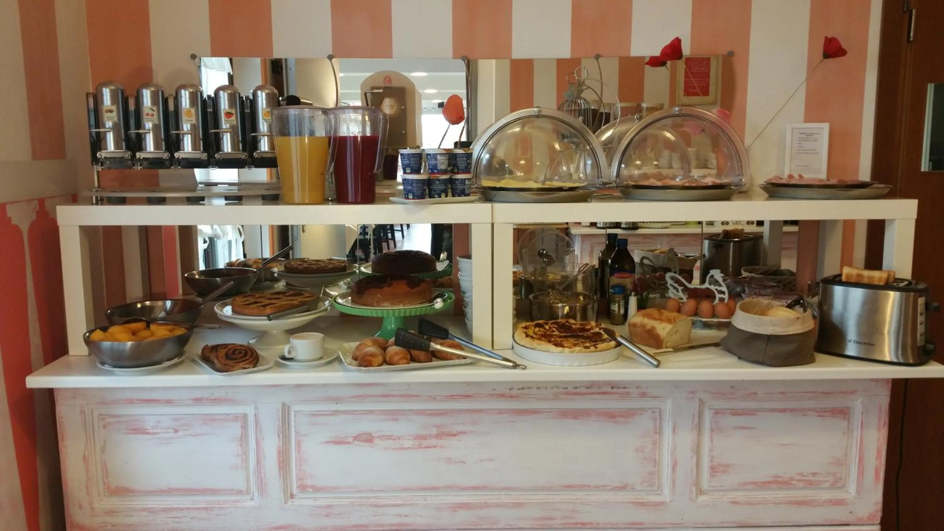 Continental breakfast in Hotel Panorama